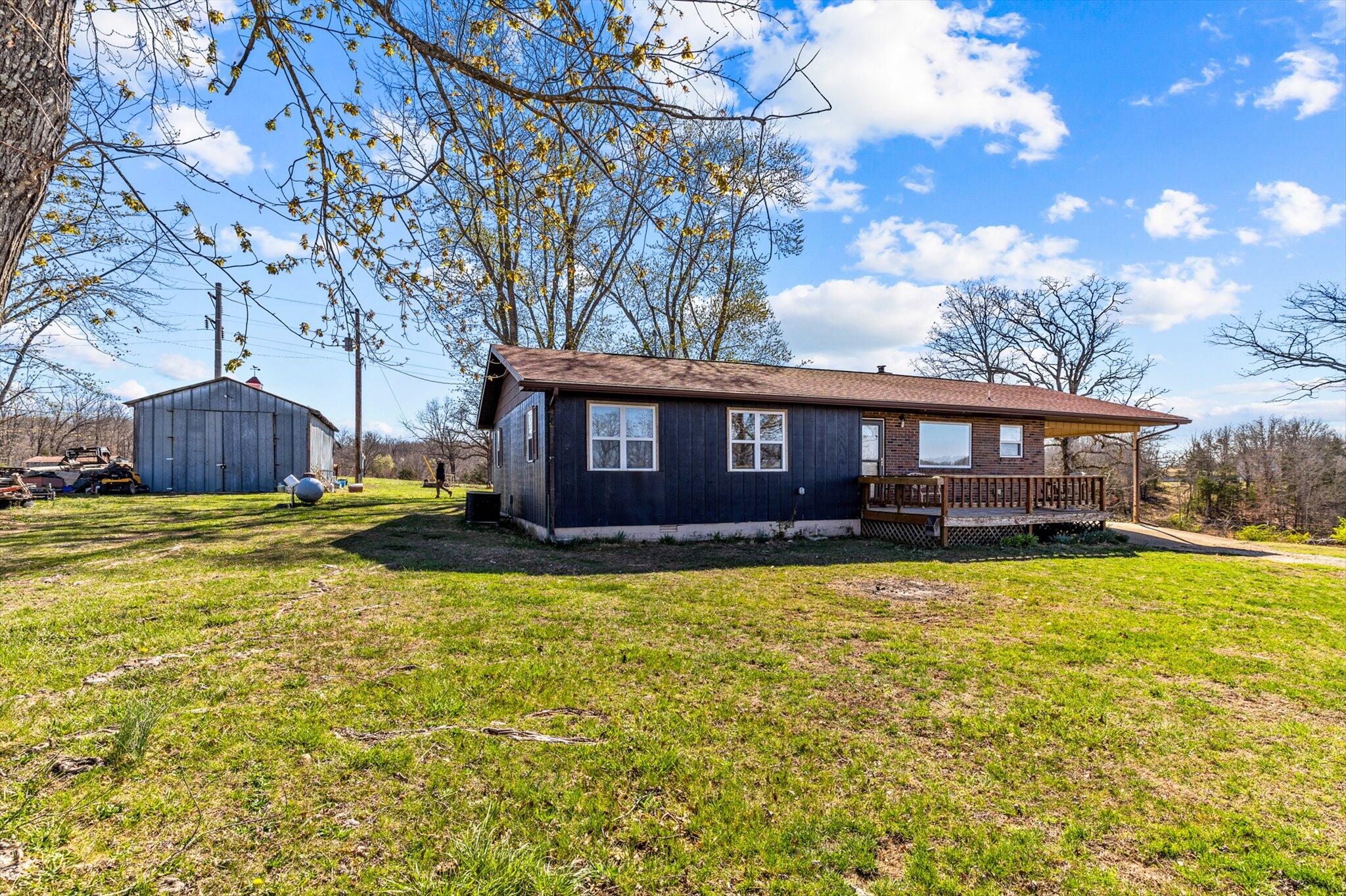 1502 County Road 1210 Property Photo 28