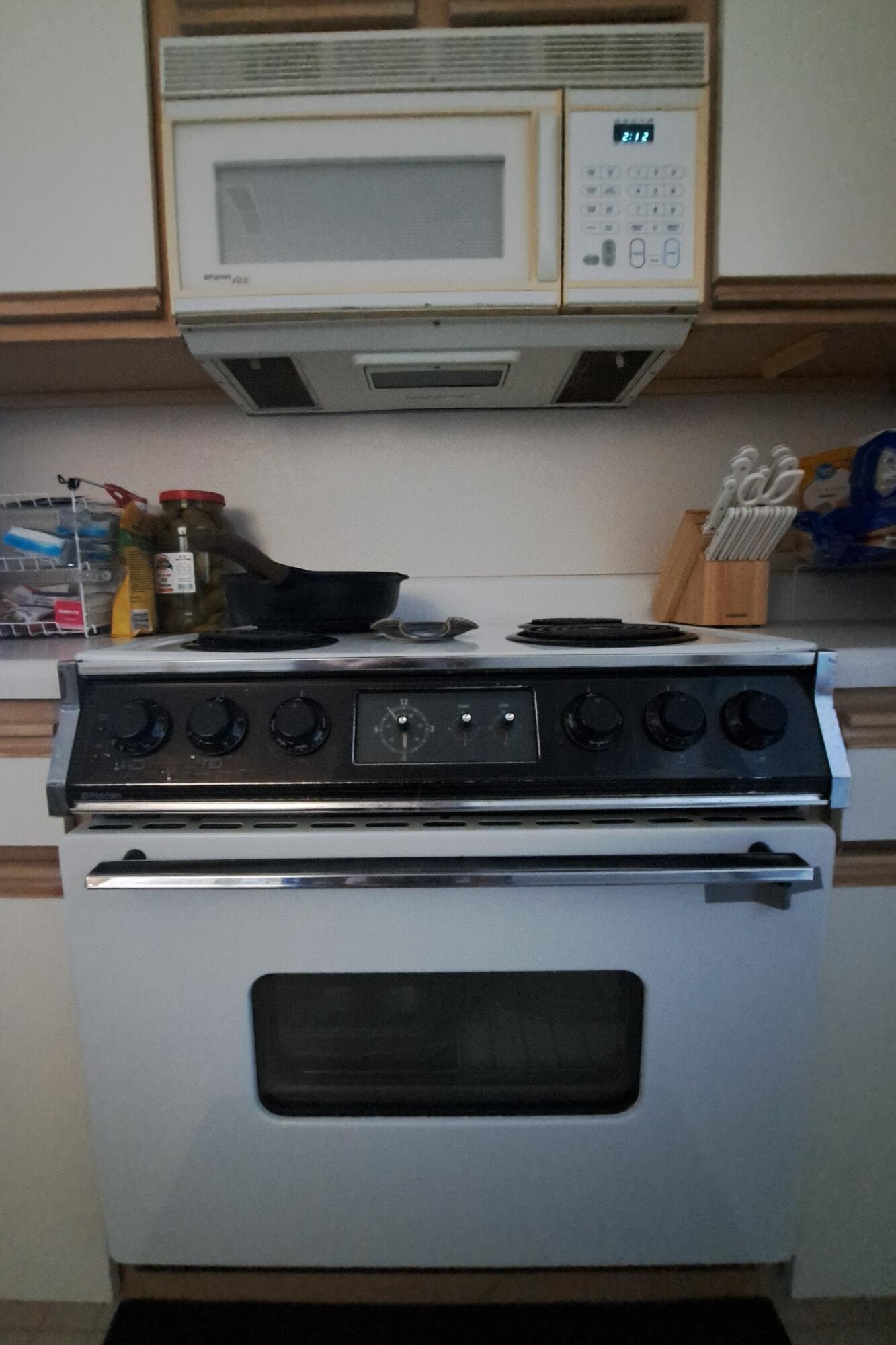 2700 Green Mountain Drive Property Photo 3