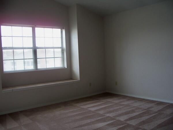 2700 Green Mountain Drive Property Photo 8