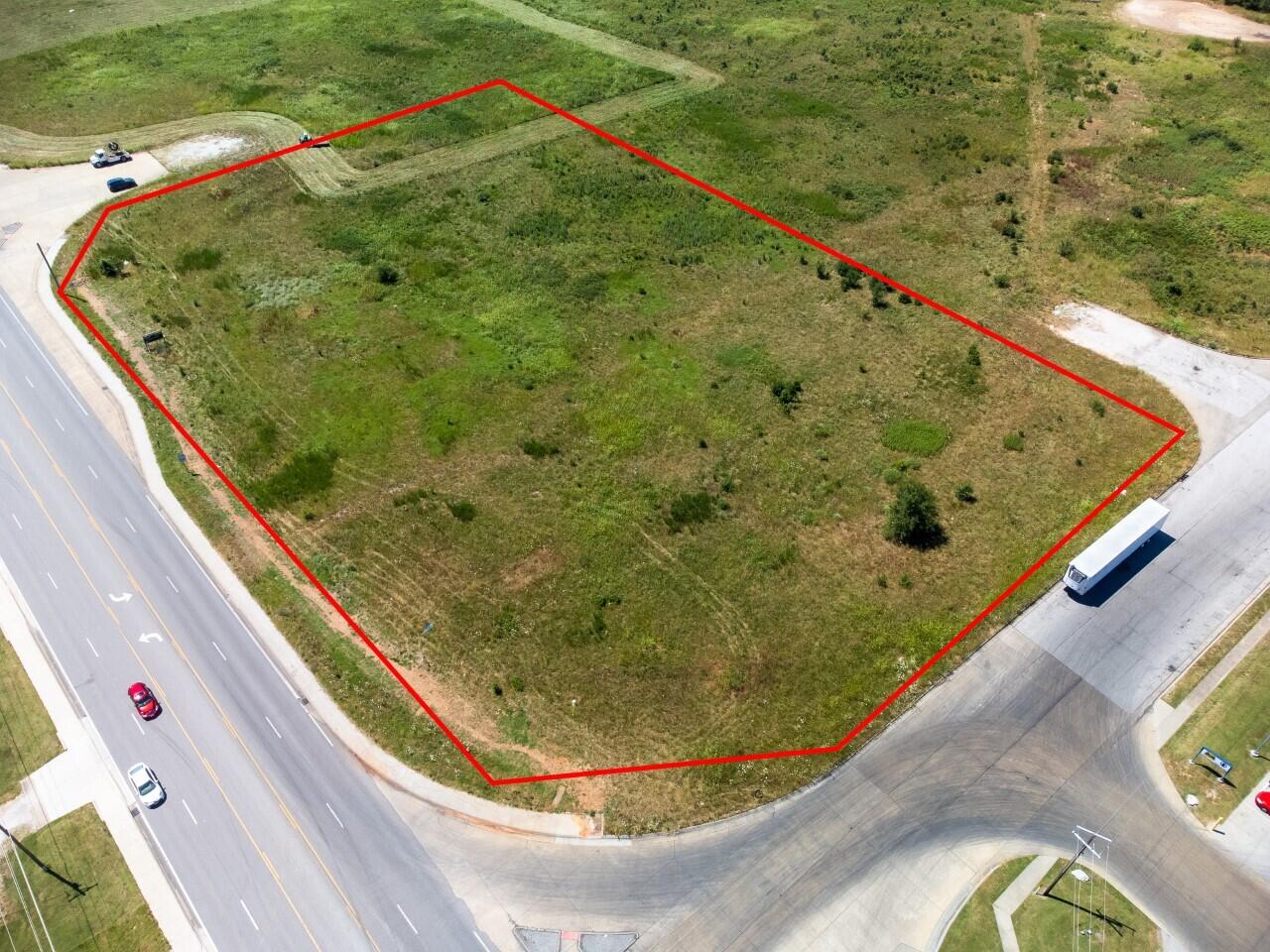 3.8 Ac East 32nd Street & Bedford Property Photo 4