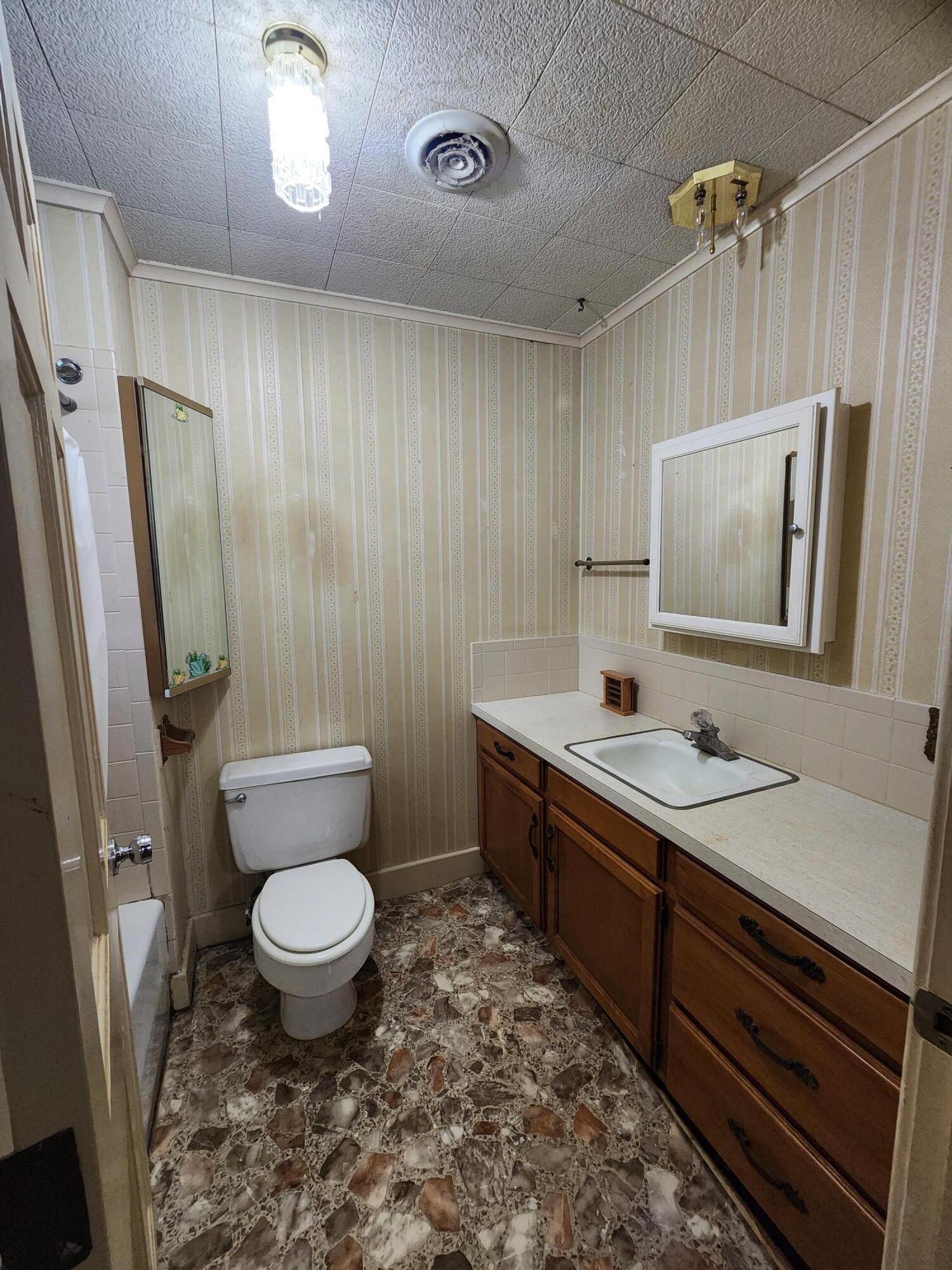 1622&1624 West Fairview Ave. Property Photo 15