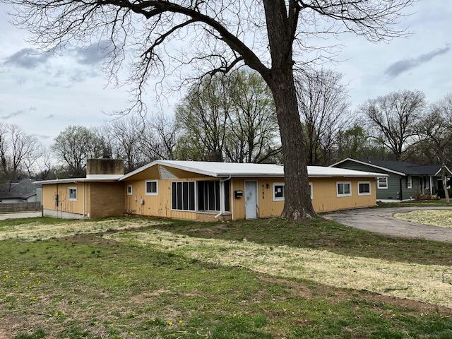 2153 South Hampton Avenue Property Photo 1