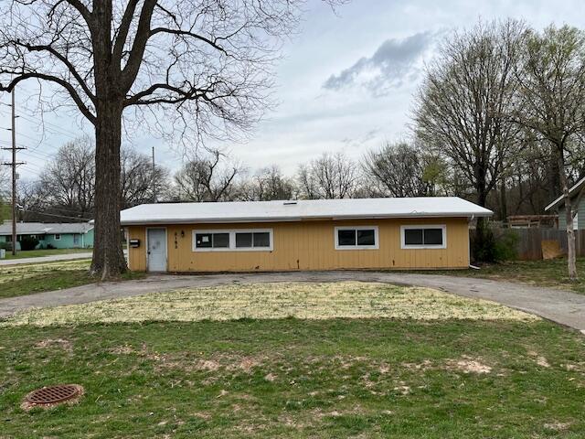 2153 South Hampton Avenue Property Photo 4