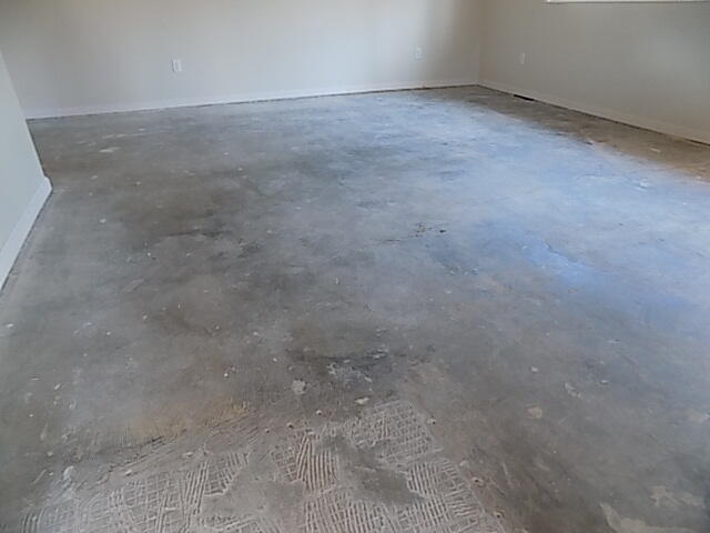 2153 South Hampton Avenue Property Photo 9