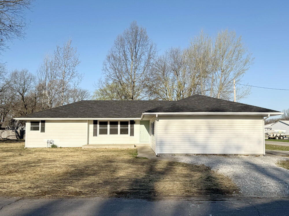 701 South Elm Street Property Photo 2