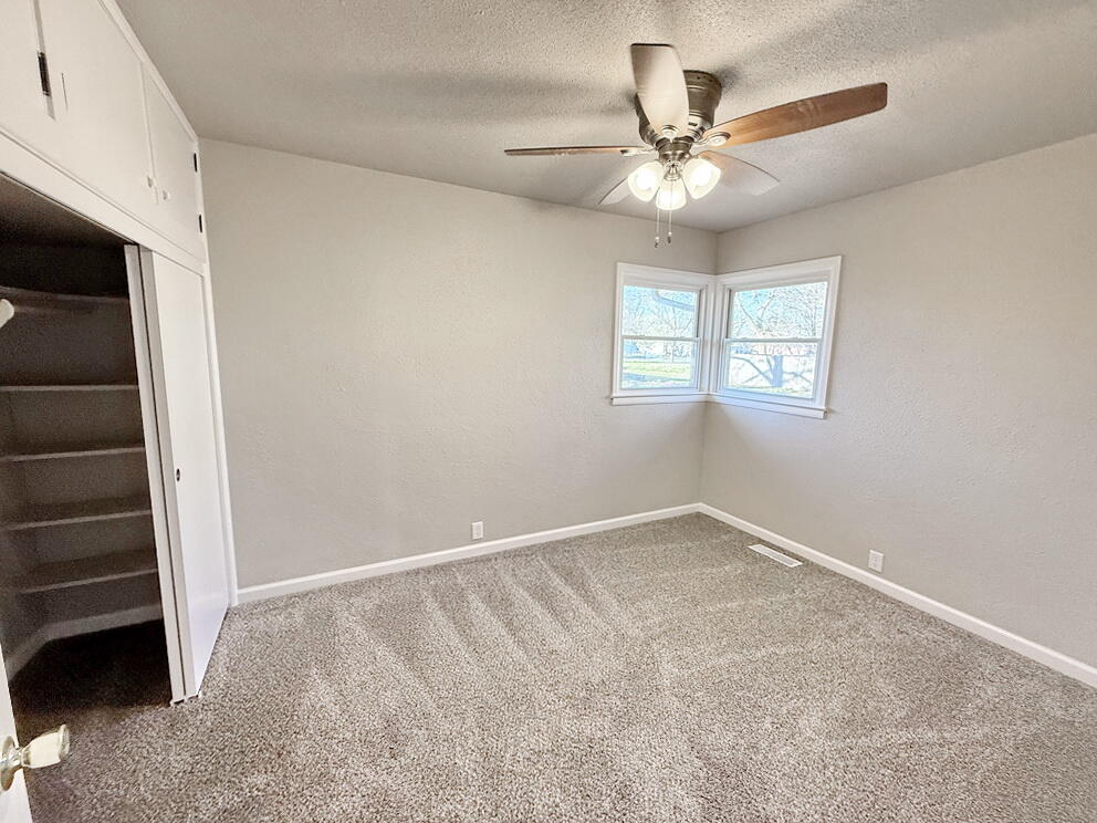 701 South Elm Street Property Photo 17
