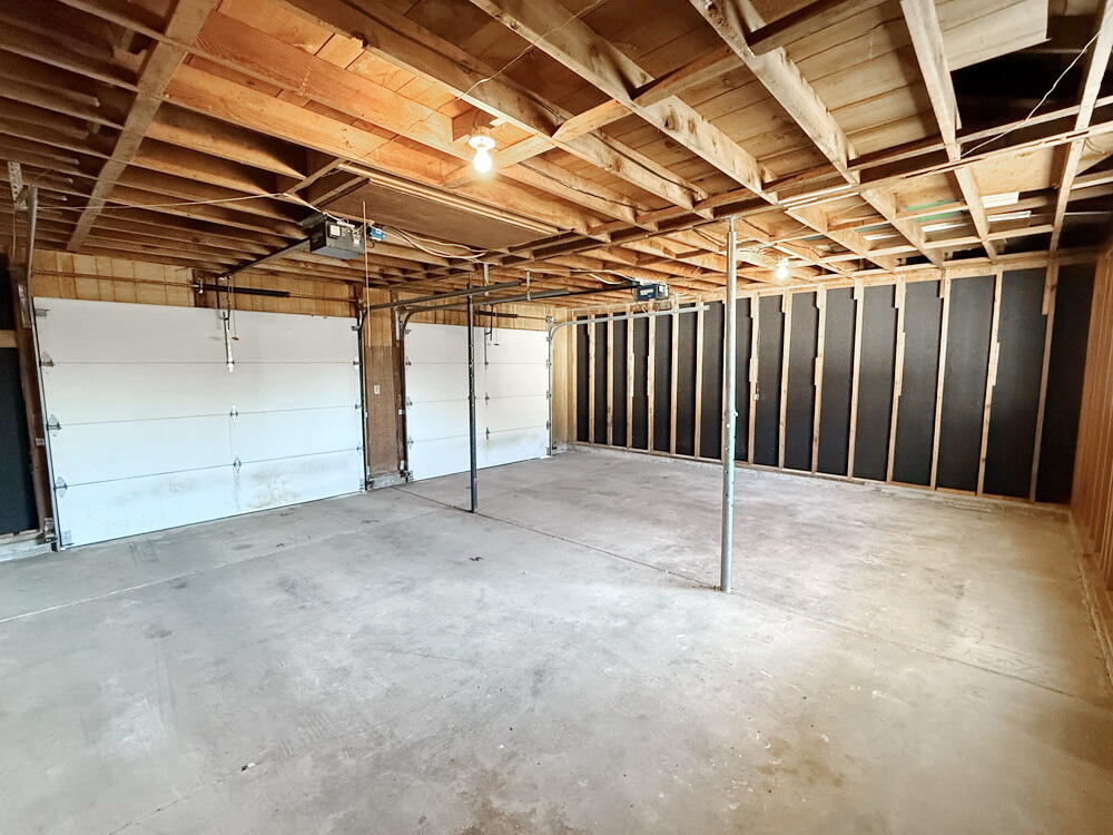 701 South Elm Street Property Photo 23