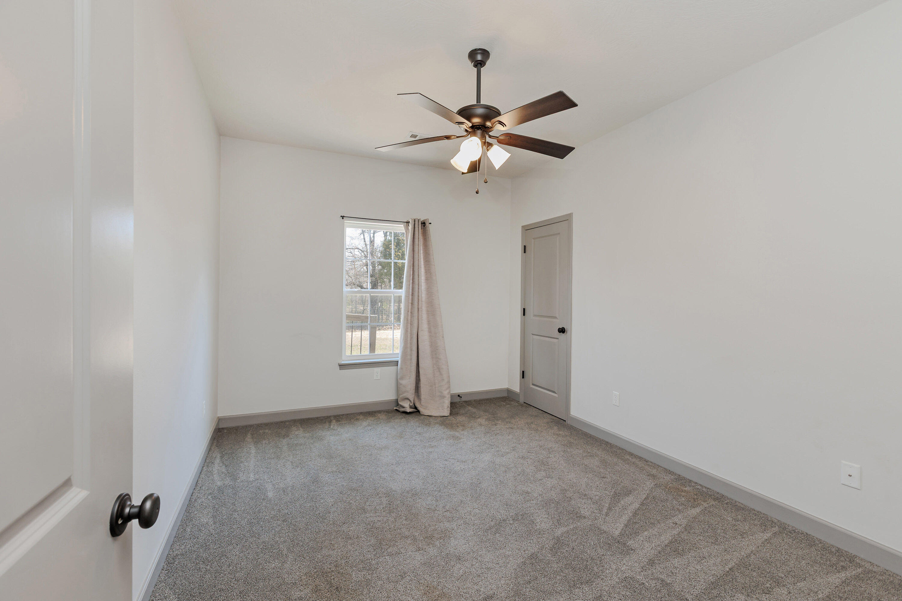 584 Birdsong Lane Property Photo 28