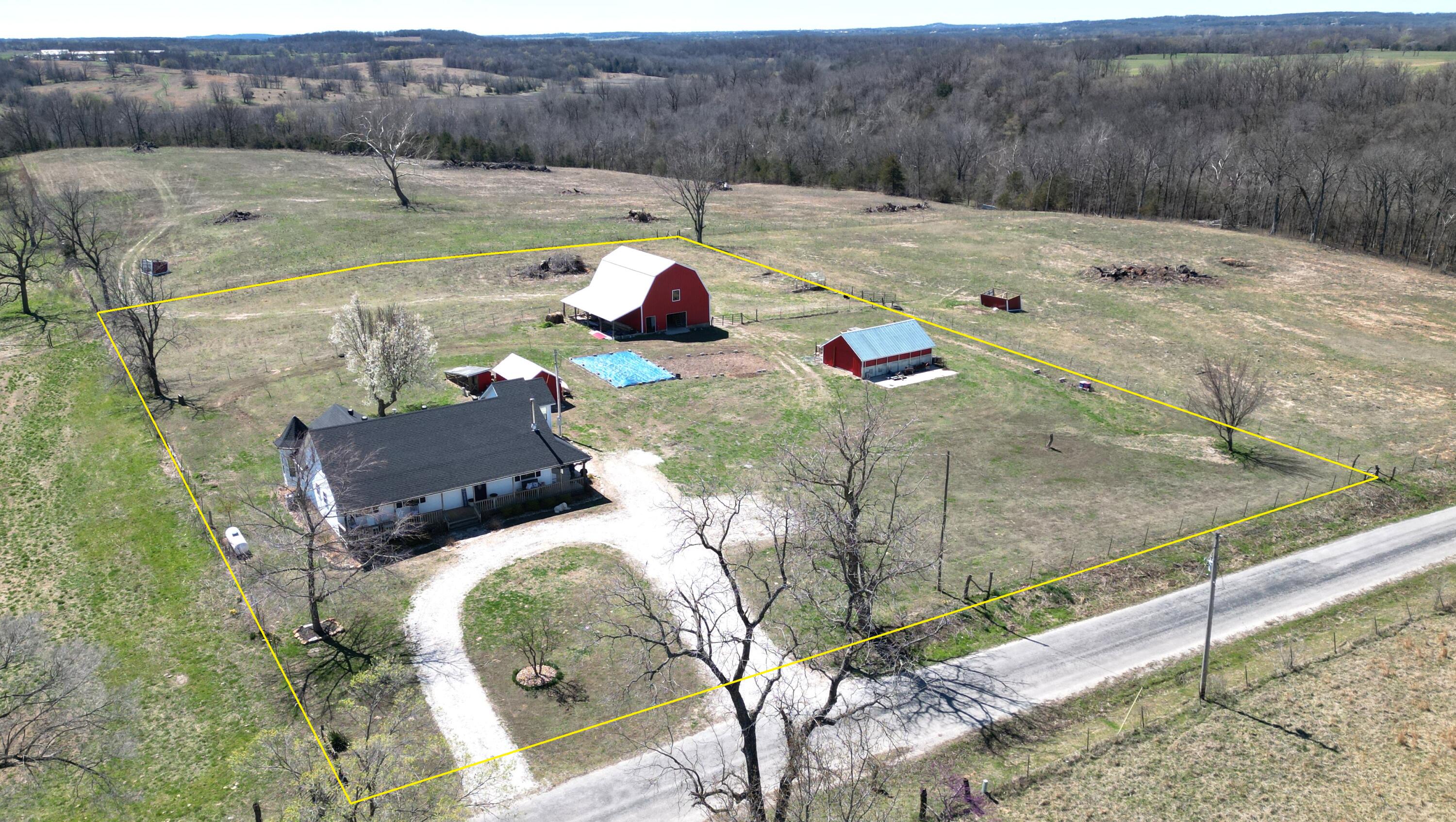 1892 East 415th Road Property Photo 3