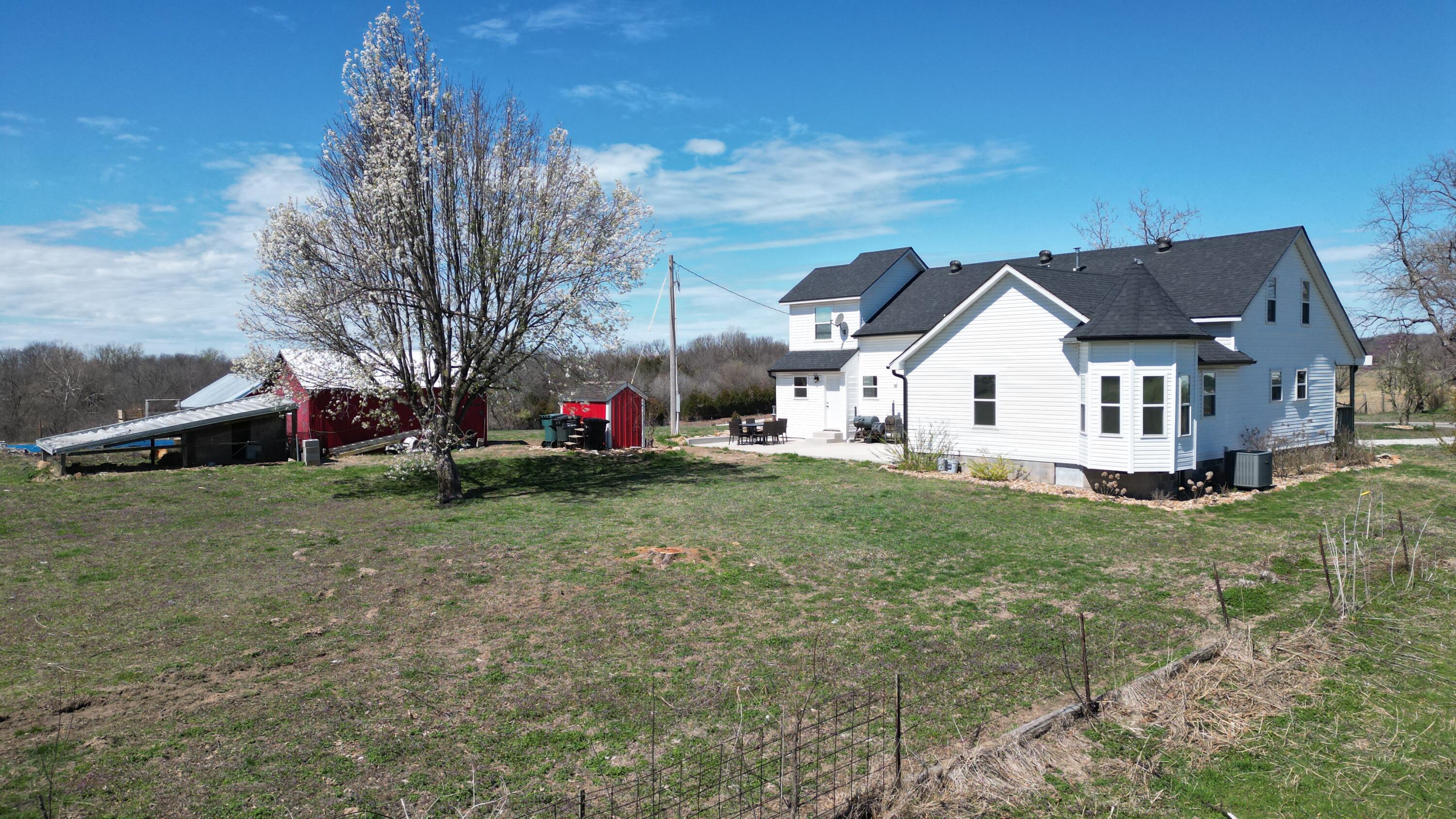 1892 East 415th Road Property Photo 41