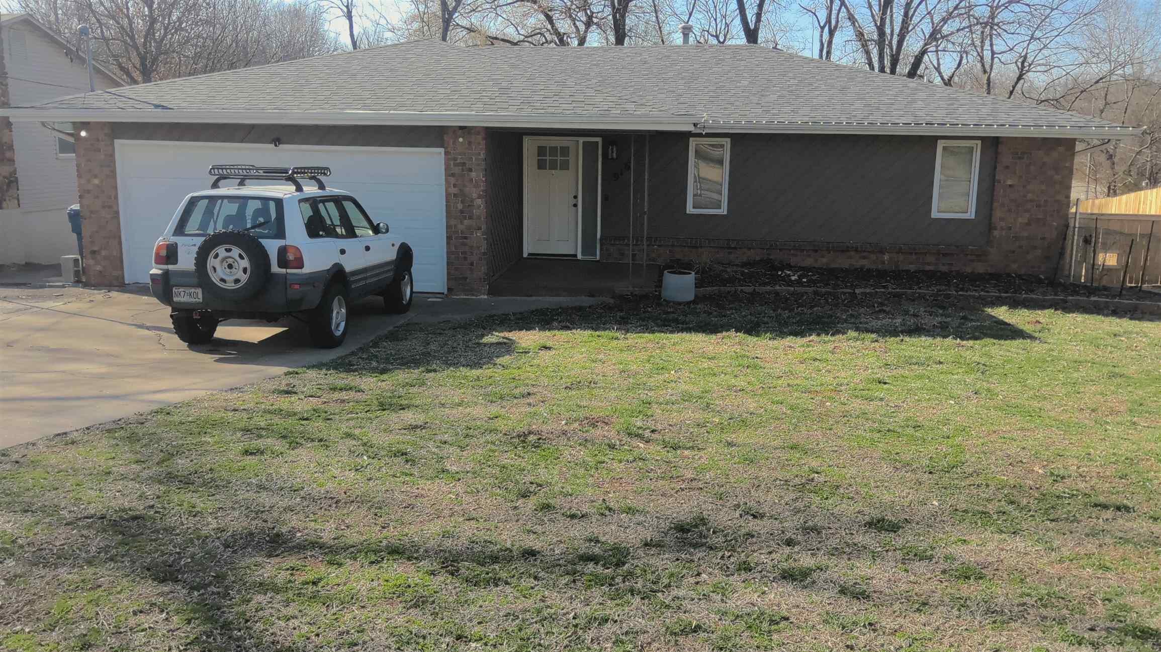 916 East Snider Street Property Photo 1