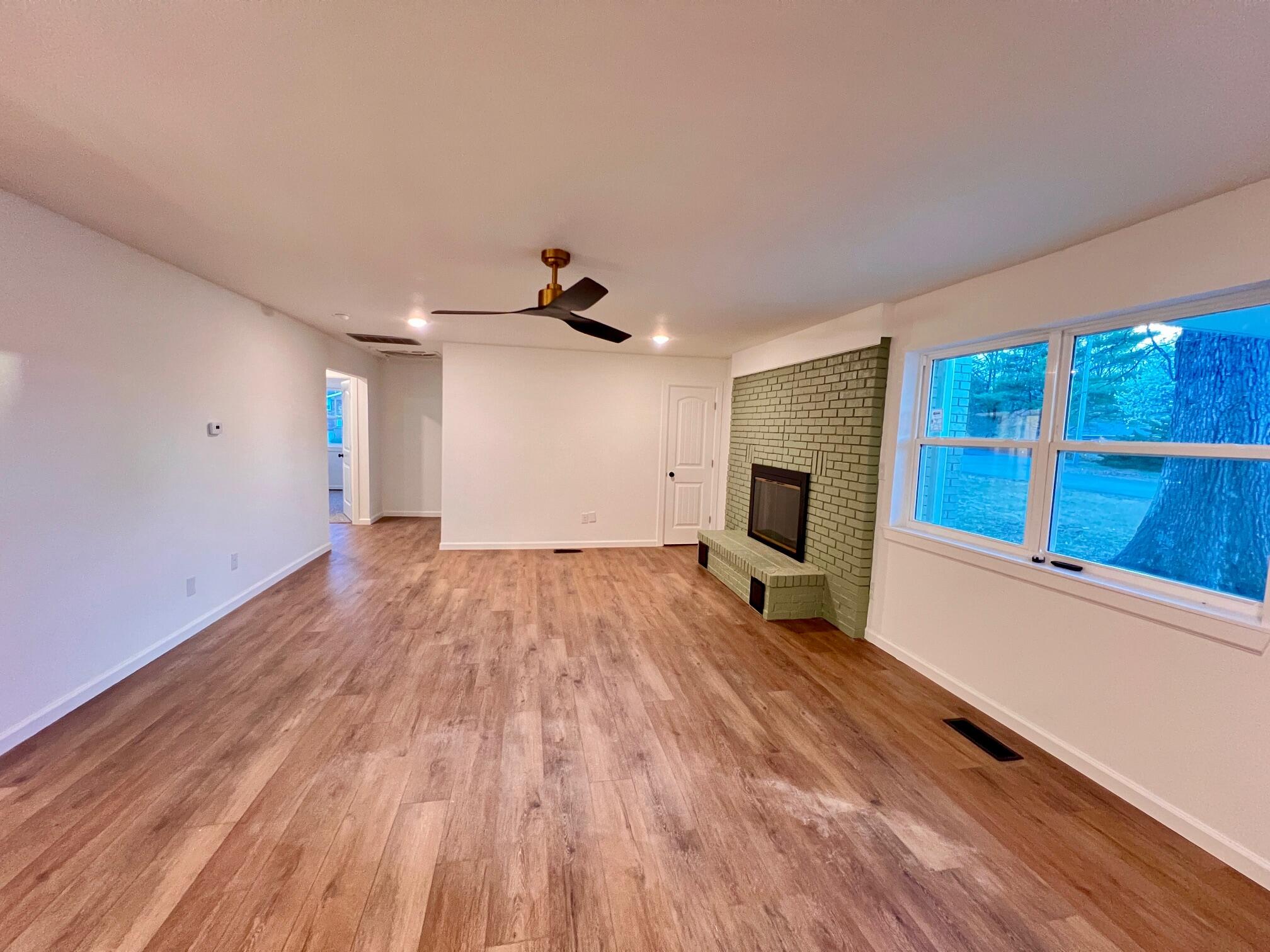 1909 Lael Street Property Photo 3
