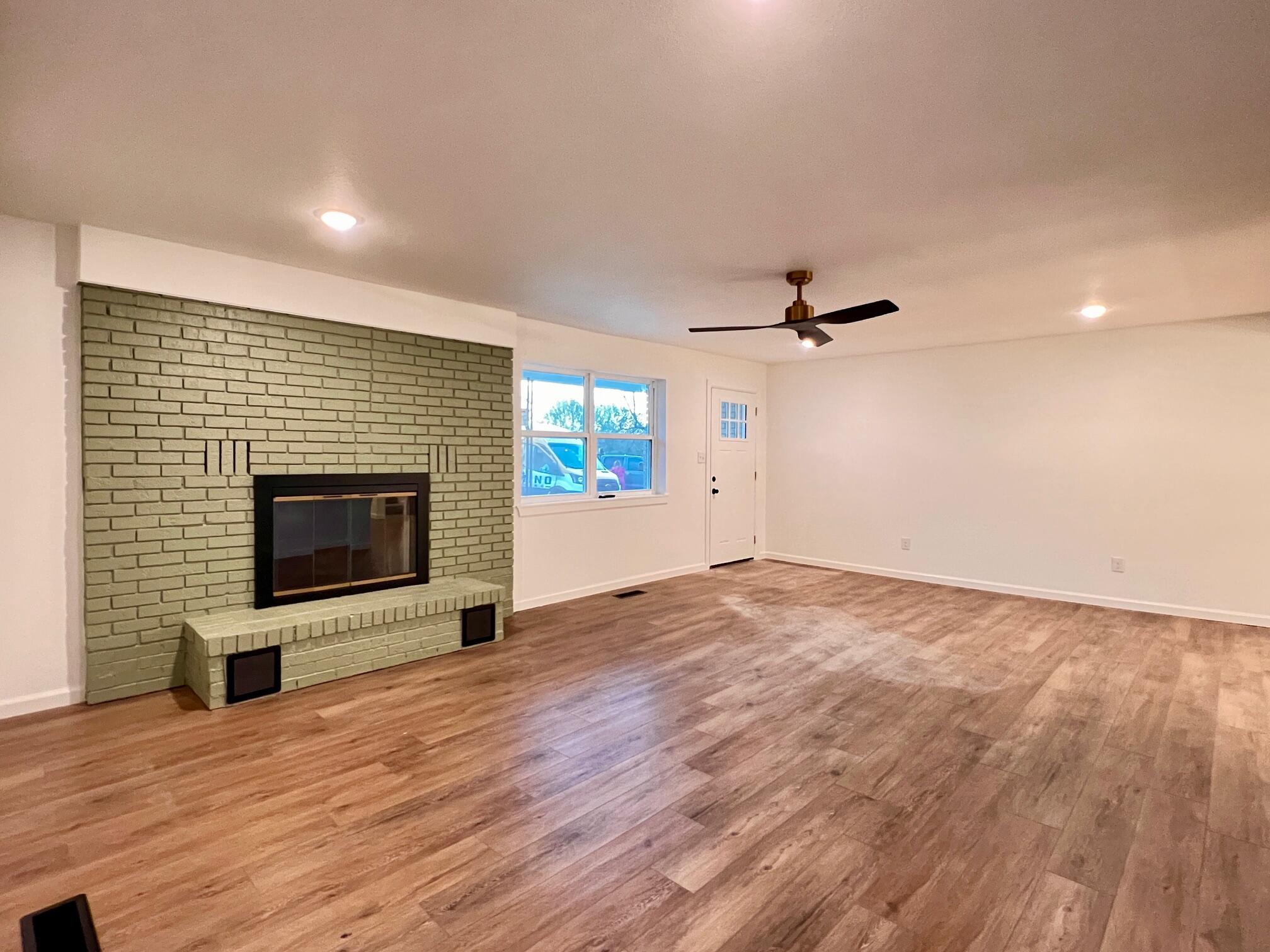 1909 Lael Street Property Photo 5