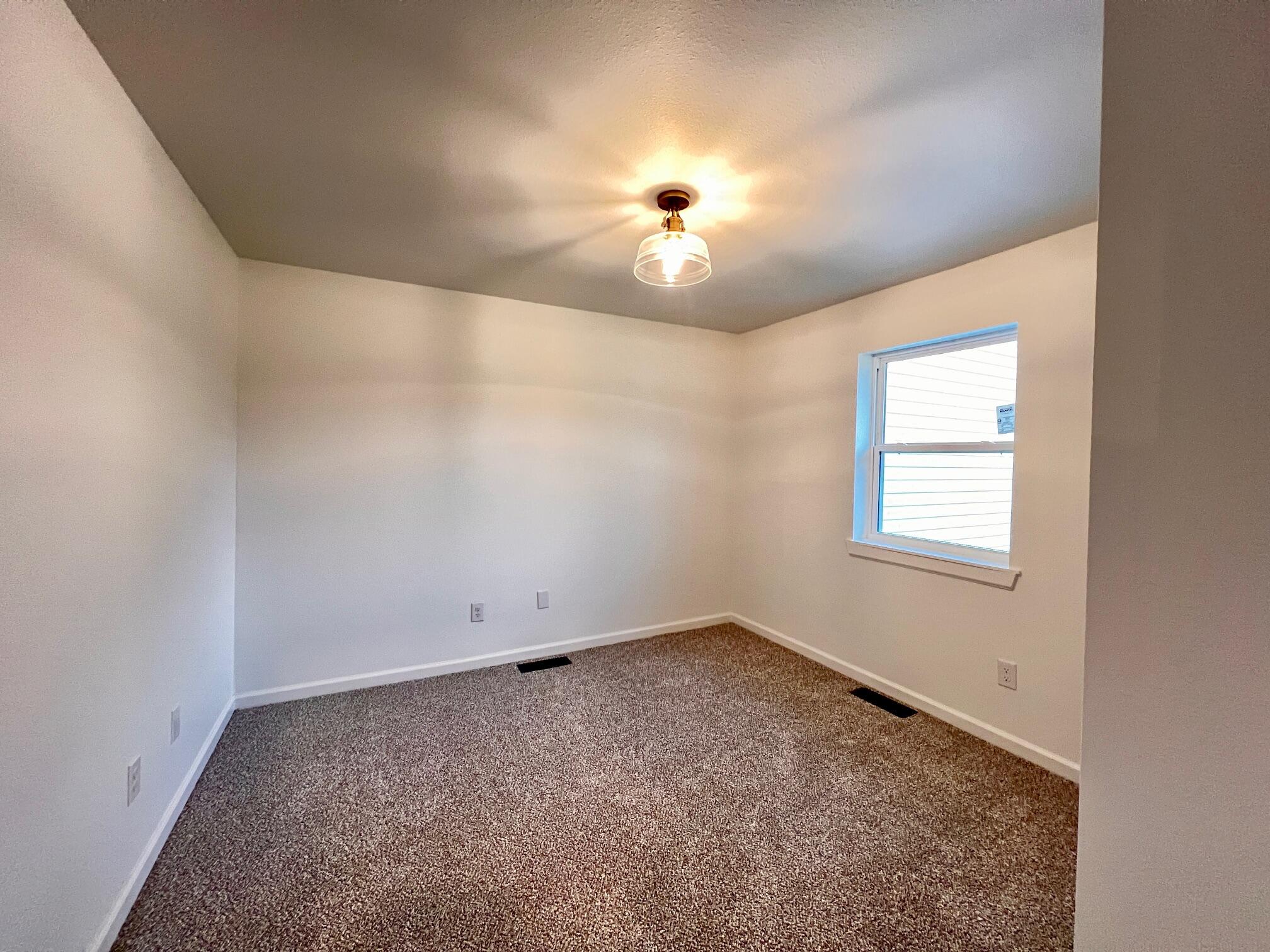 1909 Lael Street Property Photo 16