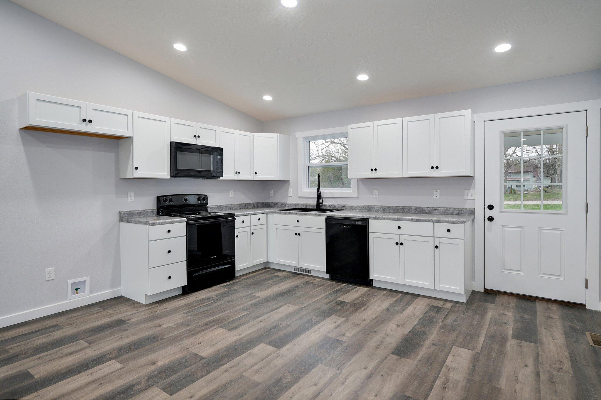 313 West Bedford Street Property Photo 9