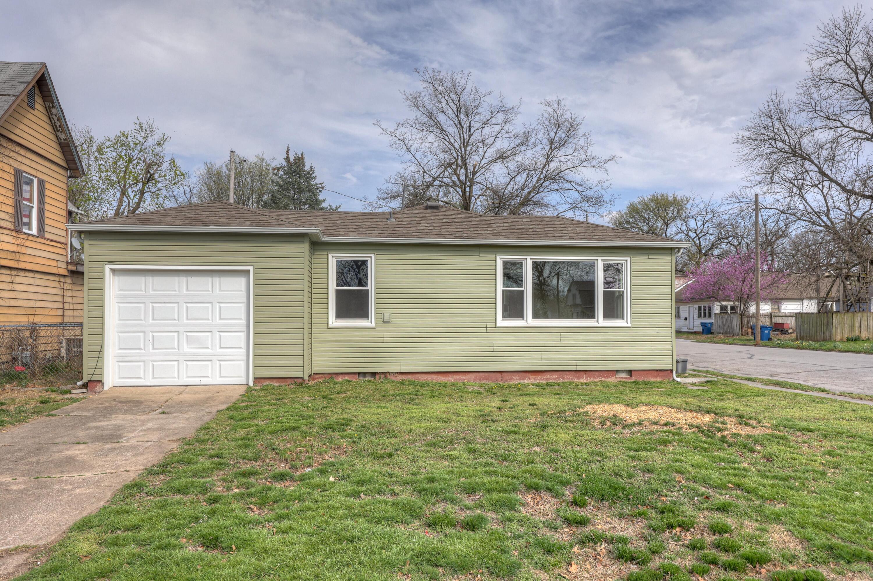 429 Cedar Property Photo 37