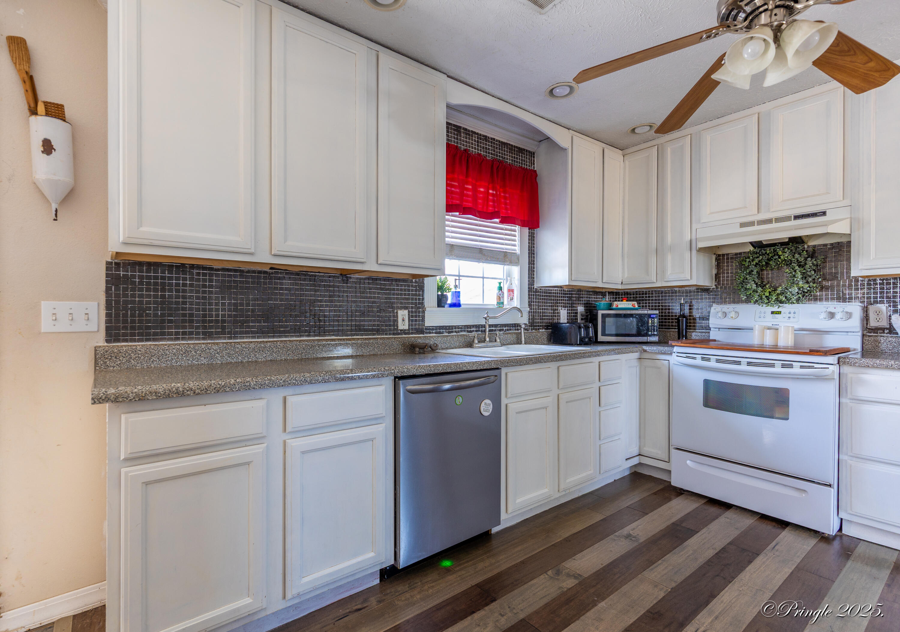 12259 State Route 101 Property Photo 9