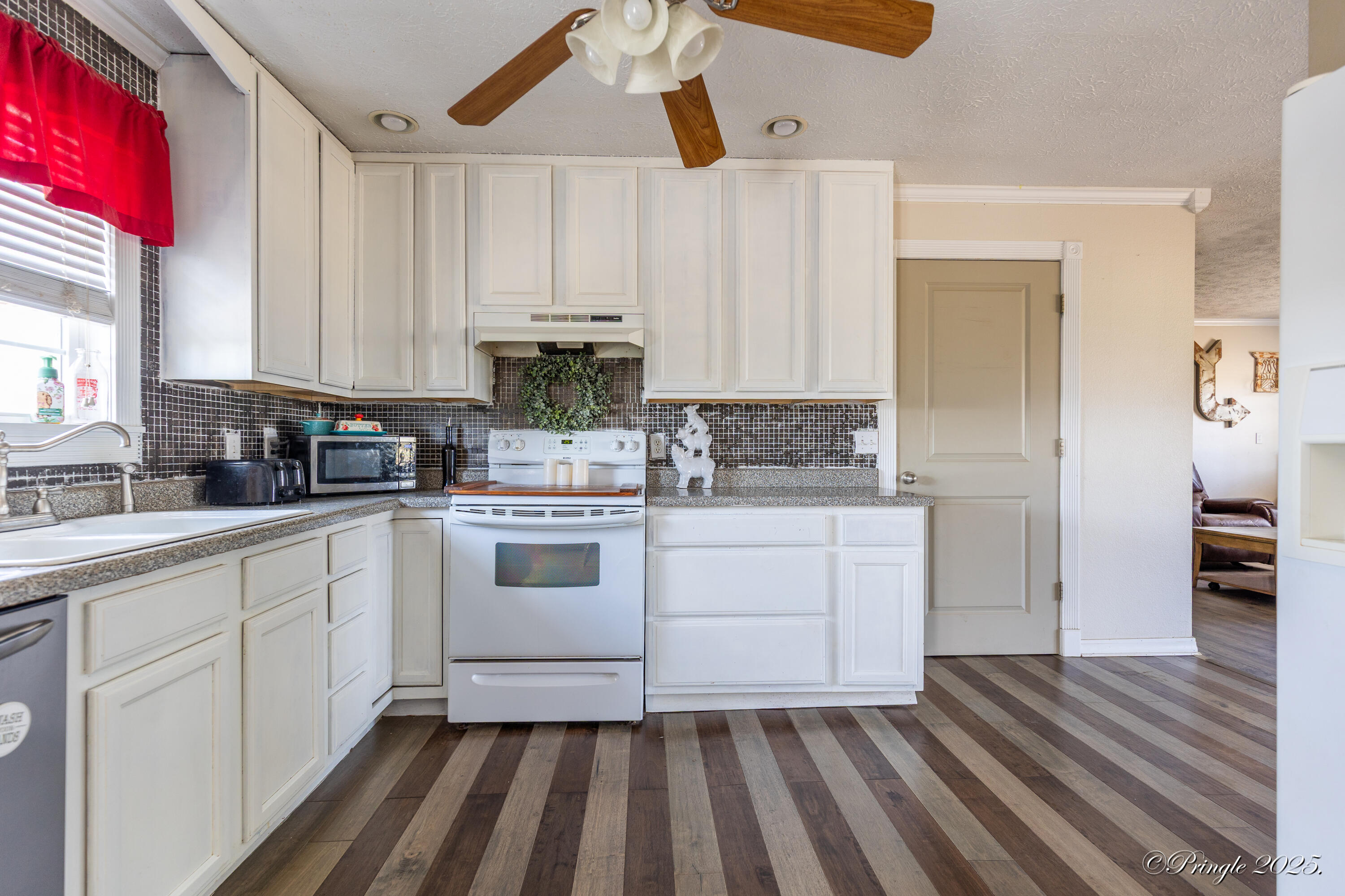 12259 State Route 101 Property Photo 10