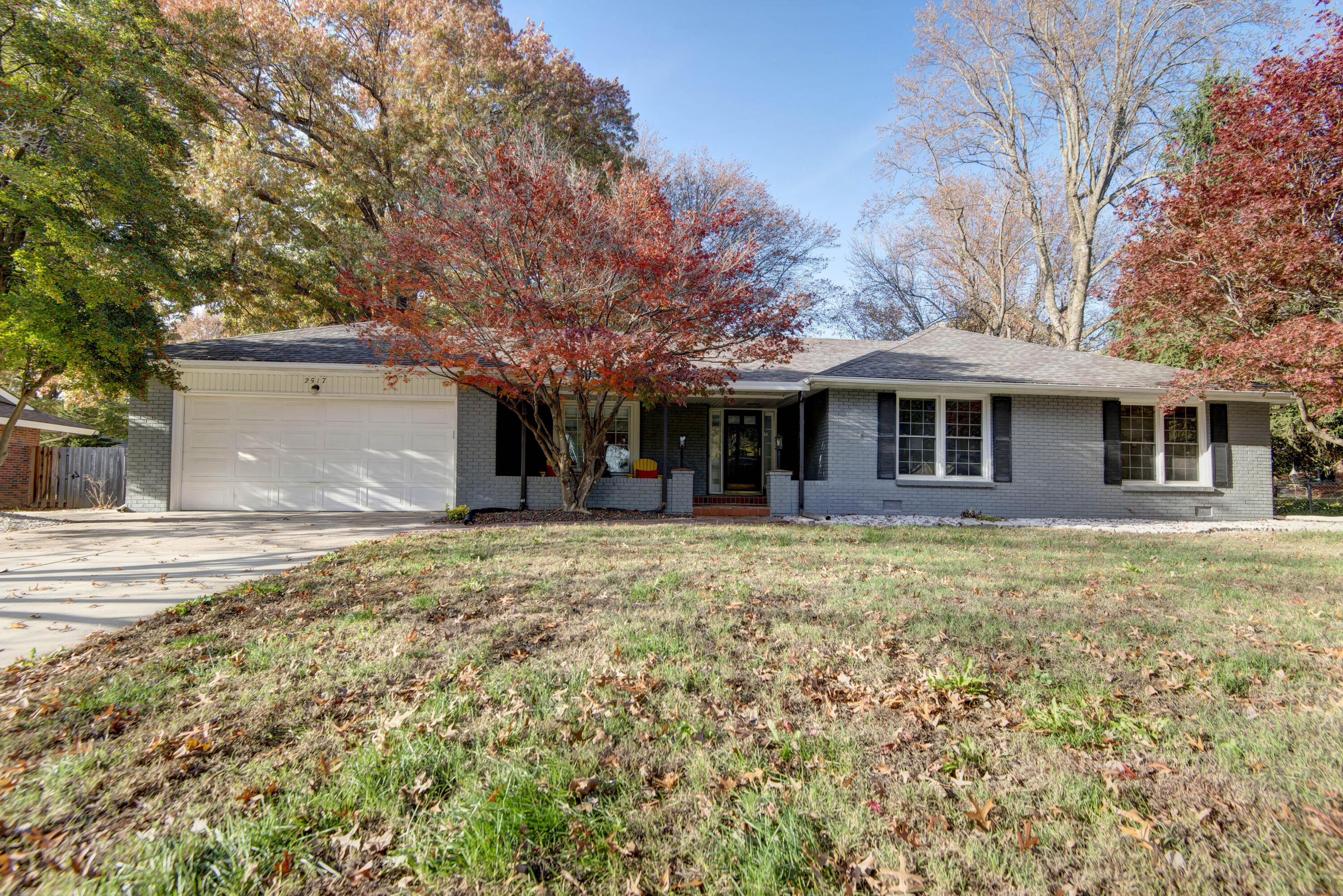 2517 East Greenwood Street Property Photo 2