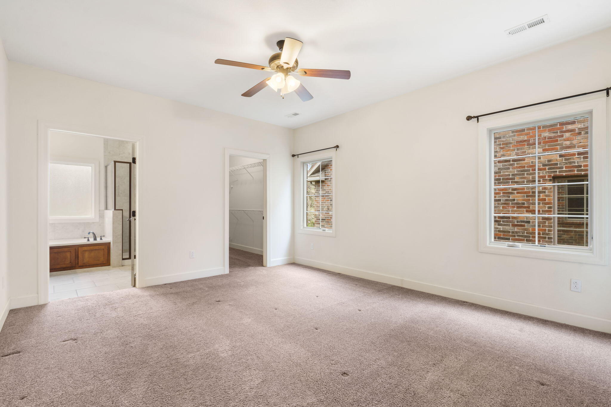 126 Lakehills Drive Property Photo 12