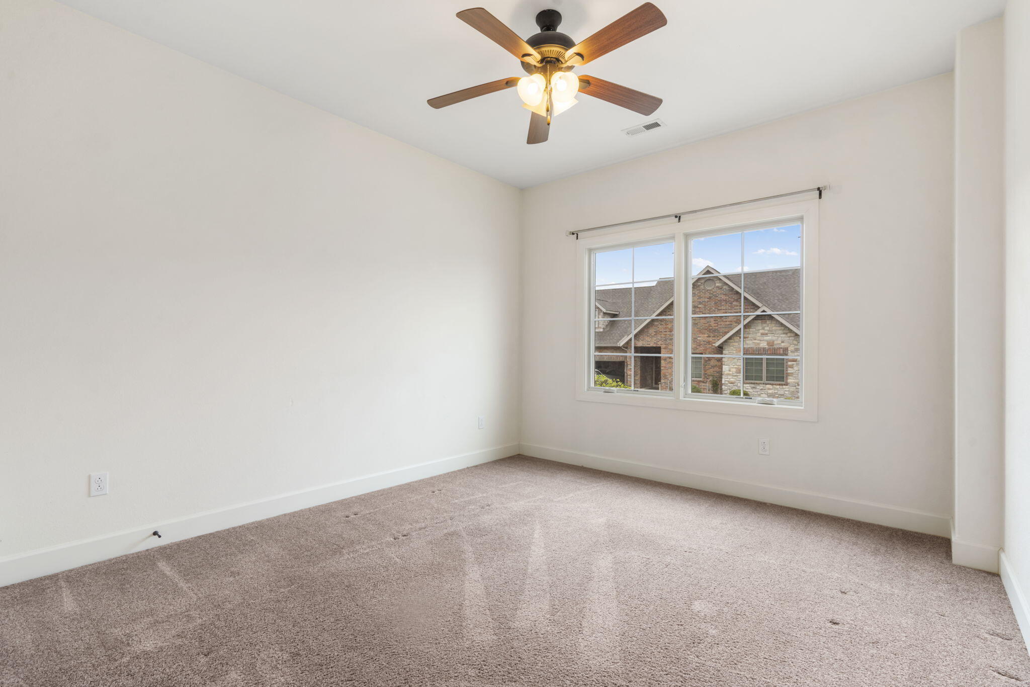126 Lakehills Drive Property Photo 20