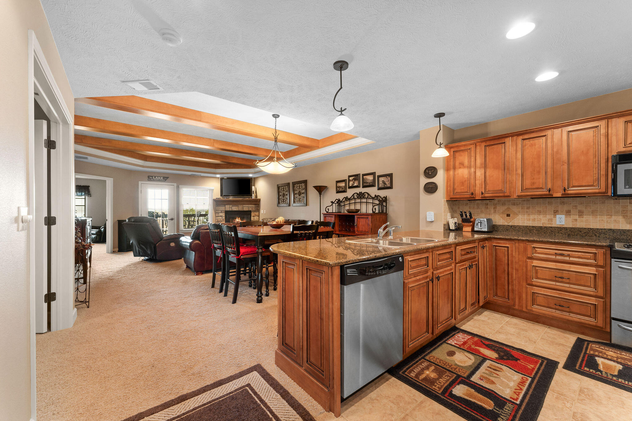 250 Lakewood Drive Property Photo 4