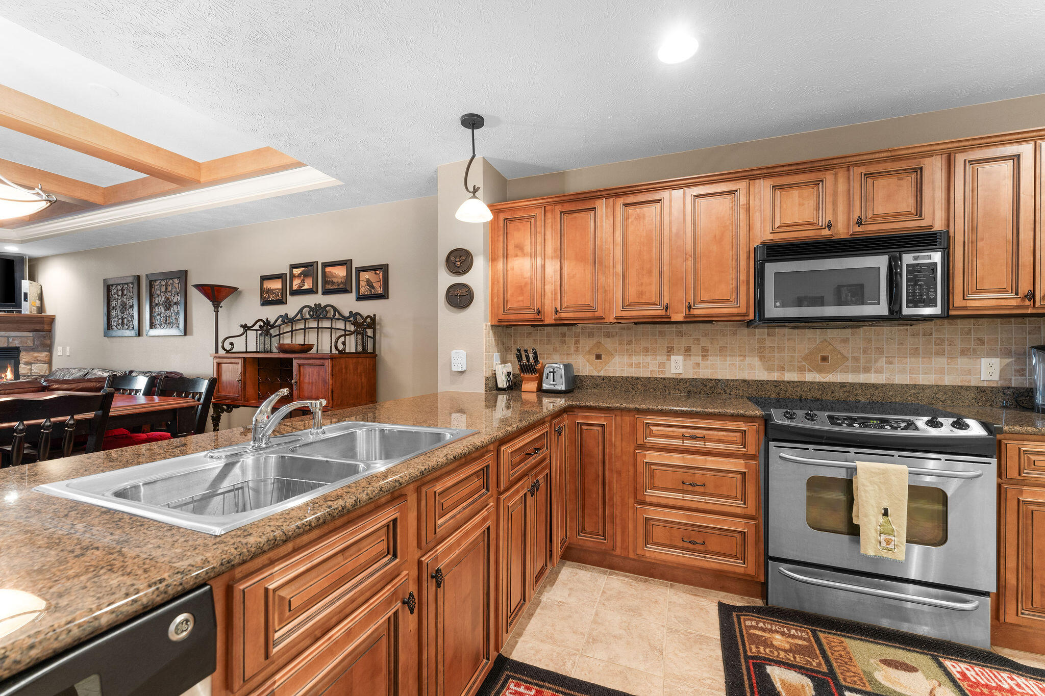 250 Lakewood Drive Property Photo 6