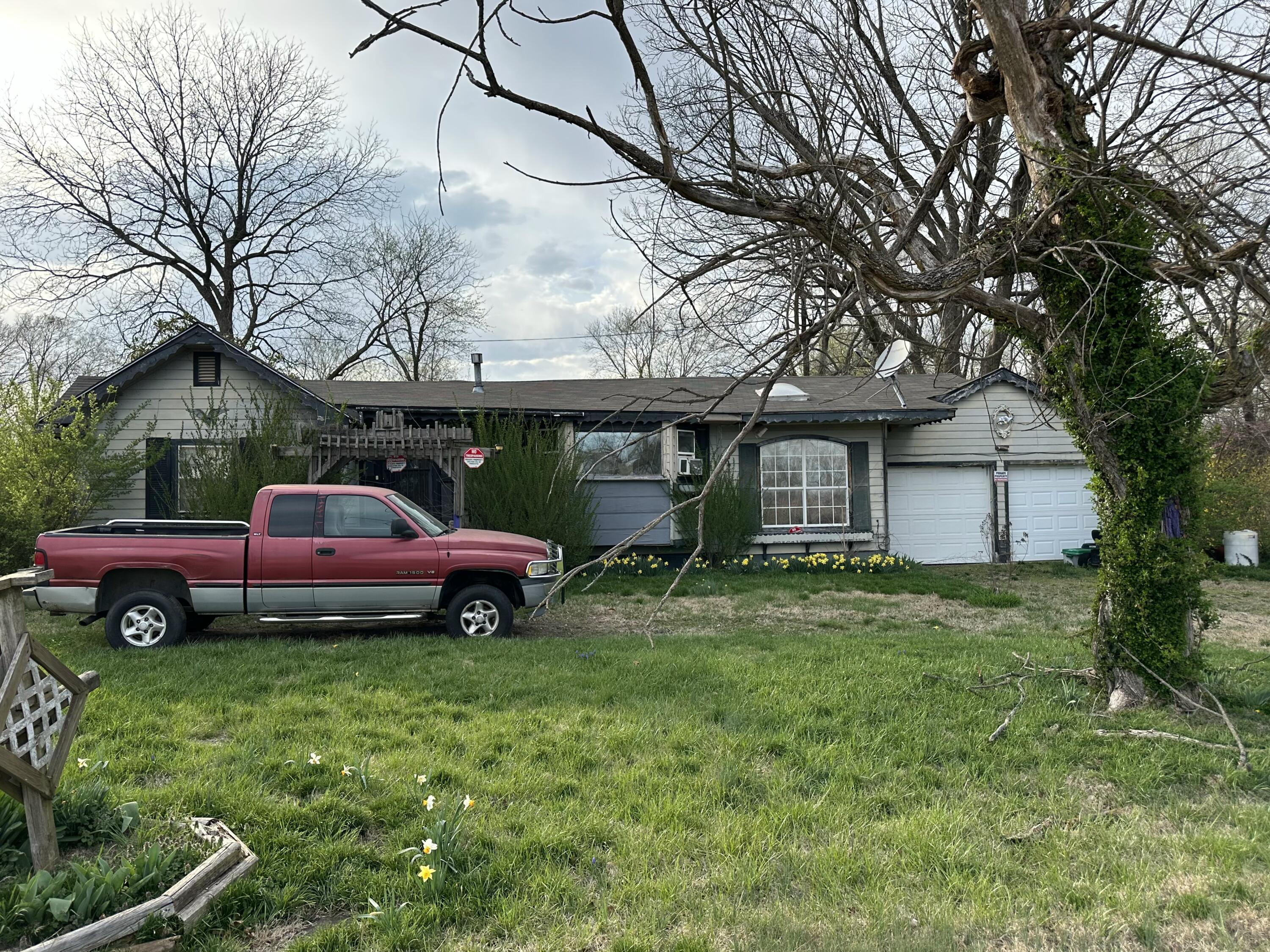 2853 North York Avenue Property Photo 1