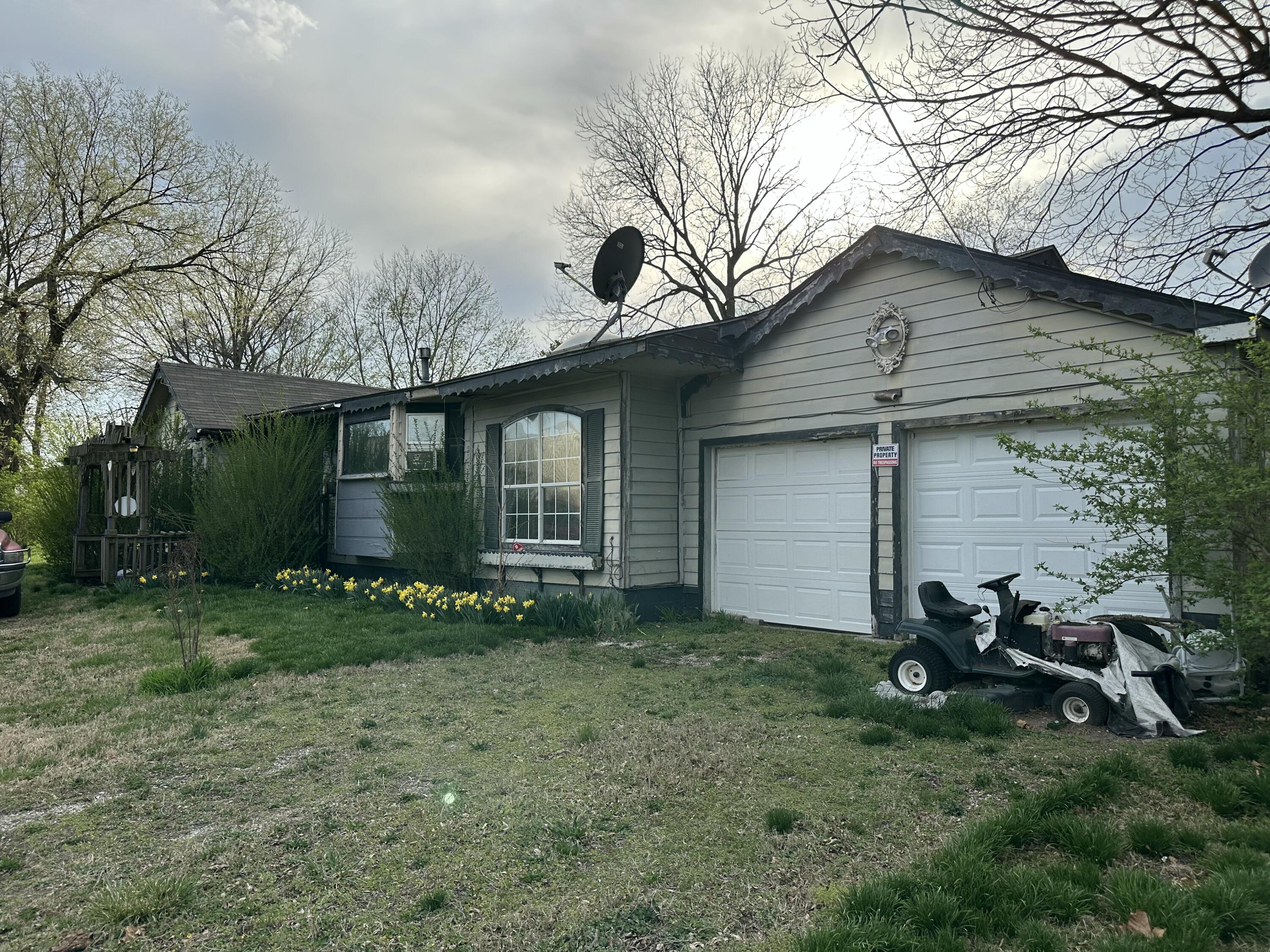2853 North York Avenue Property Photo 2