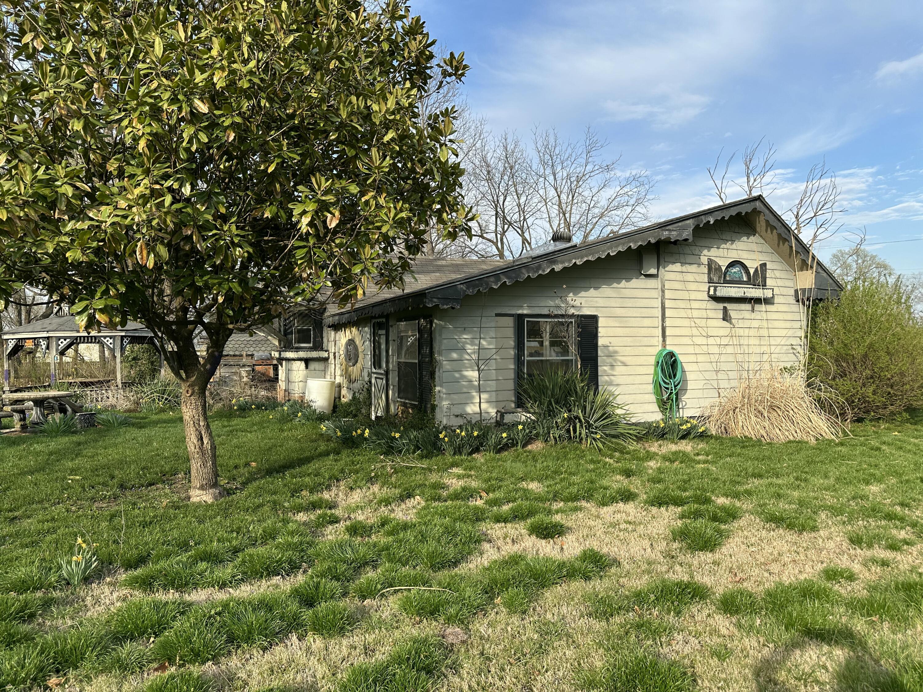 2853 North York Avenue Property Photo 4