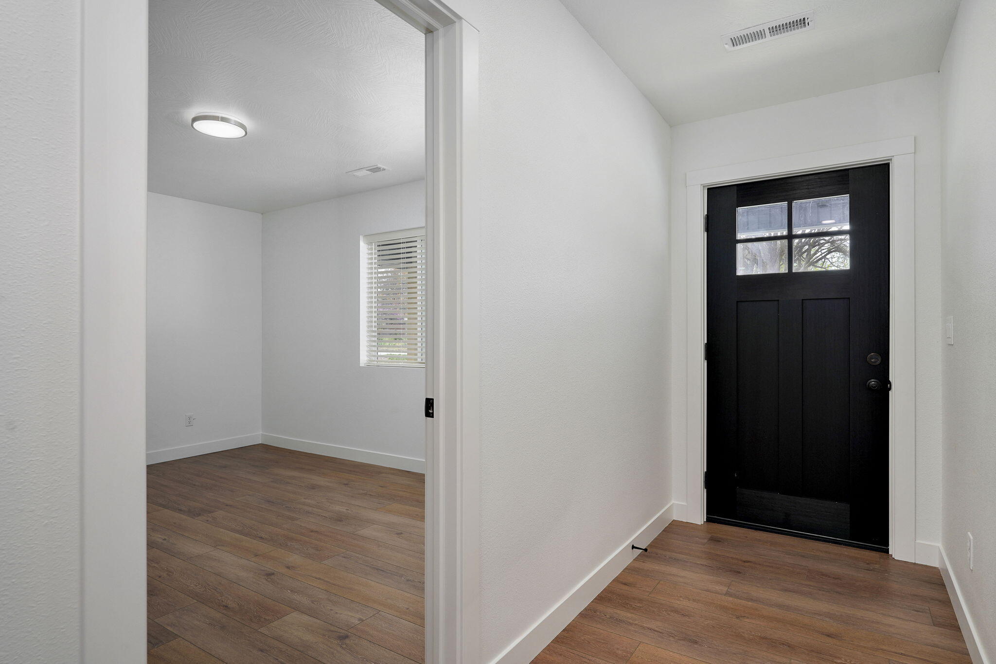 2016 North Benton Avenue Property Photo 8
