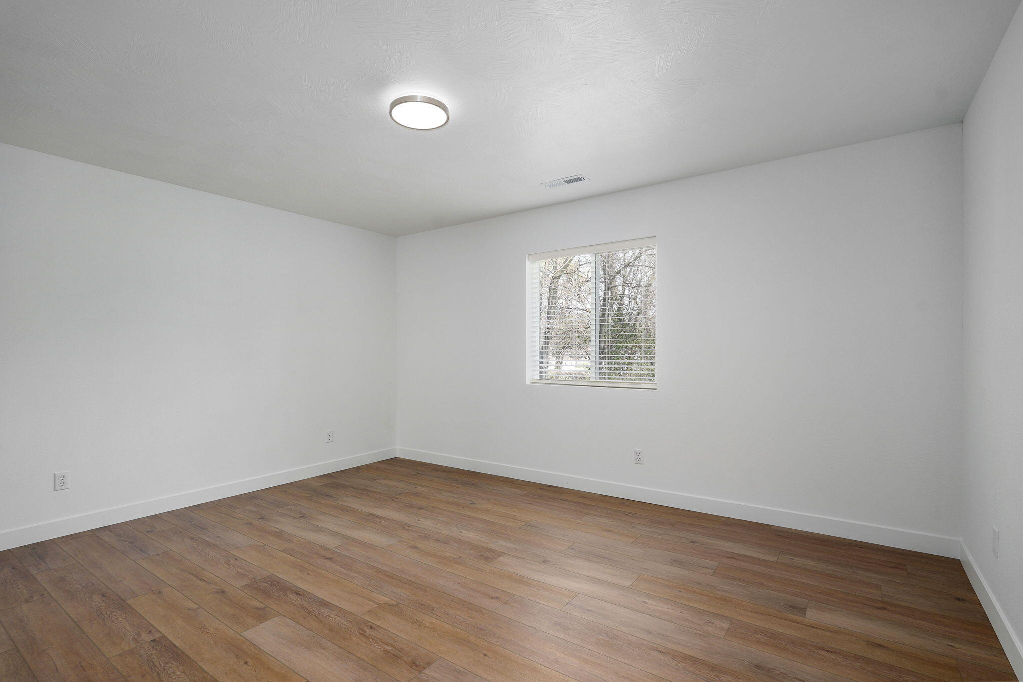 2016 North Benton Avenue Property Photo 13