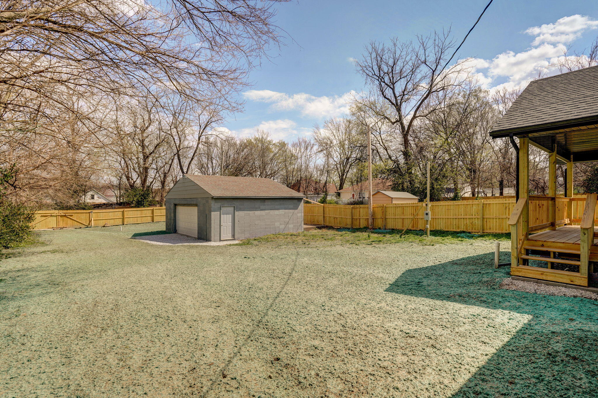2016 North Benton Avenue Property Photo 16
