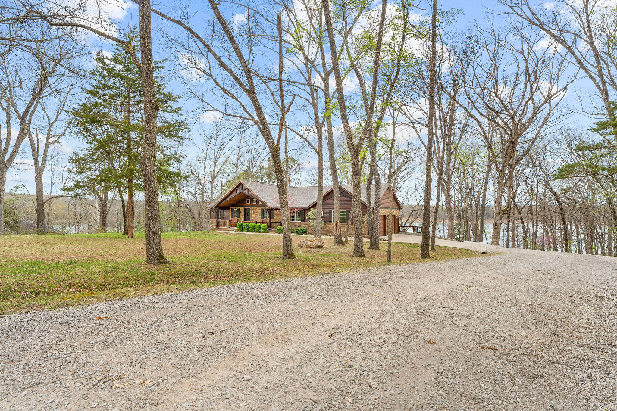 24347 Green Shores Drive Property Photo 8