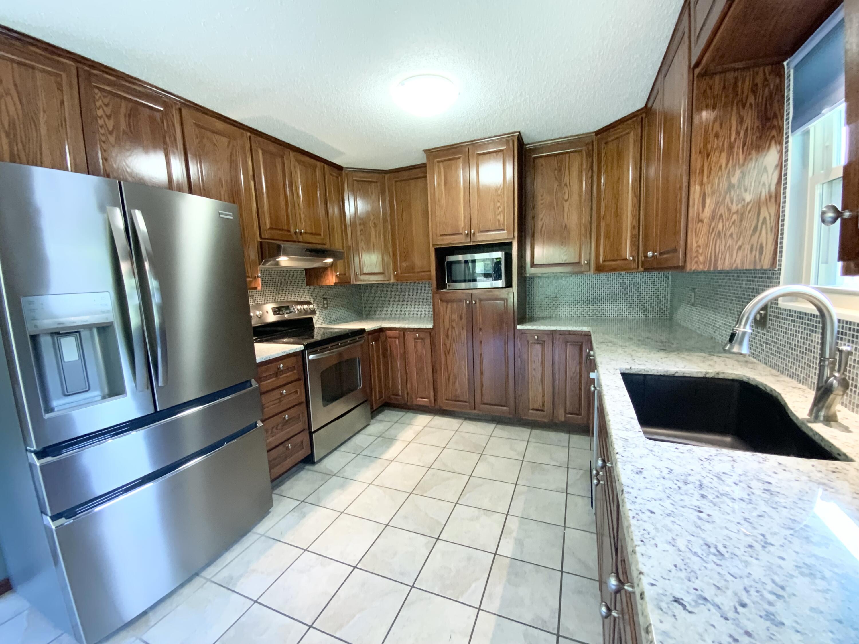 540 South Hickory Drive Property Photo 8