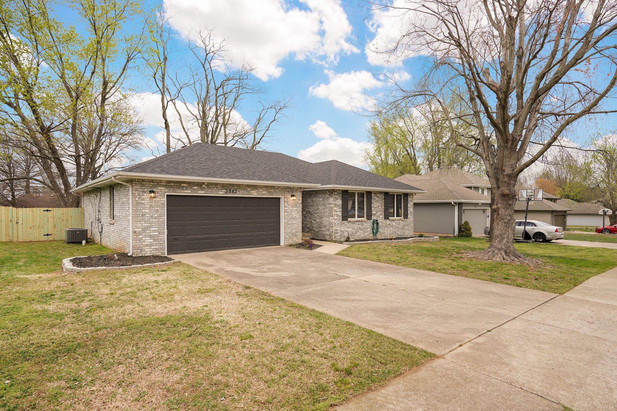 3383 Primrose Property Photo 3