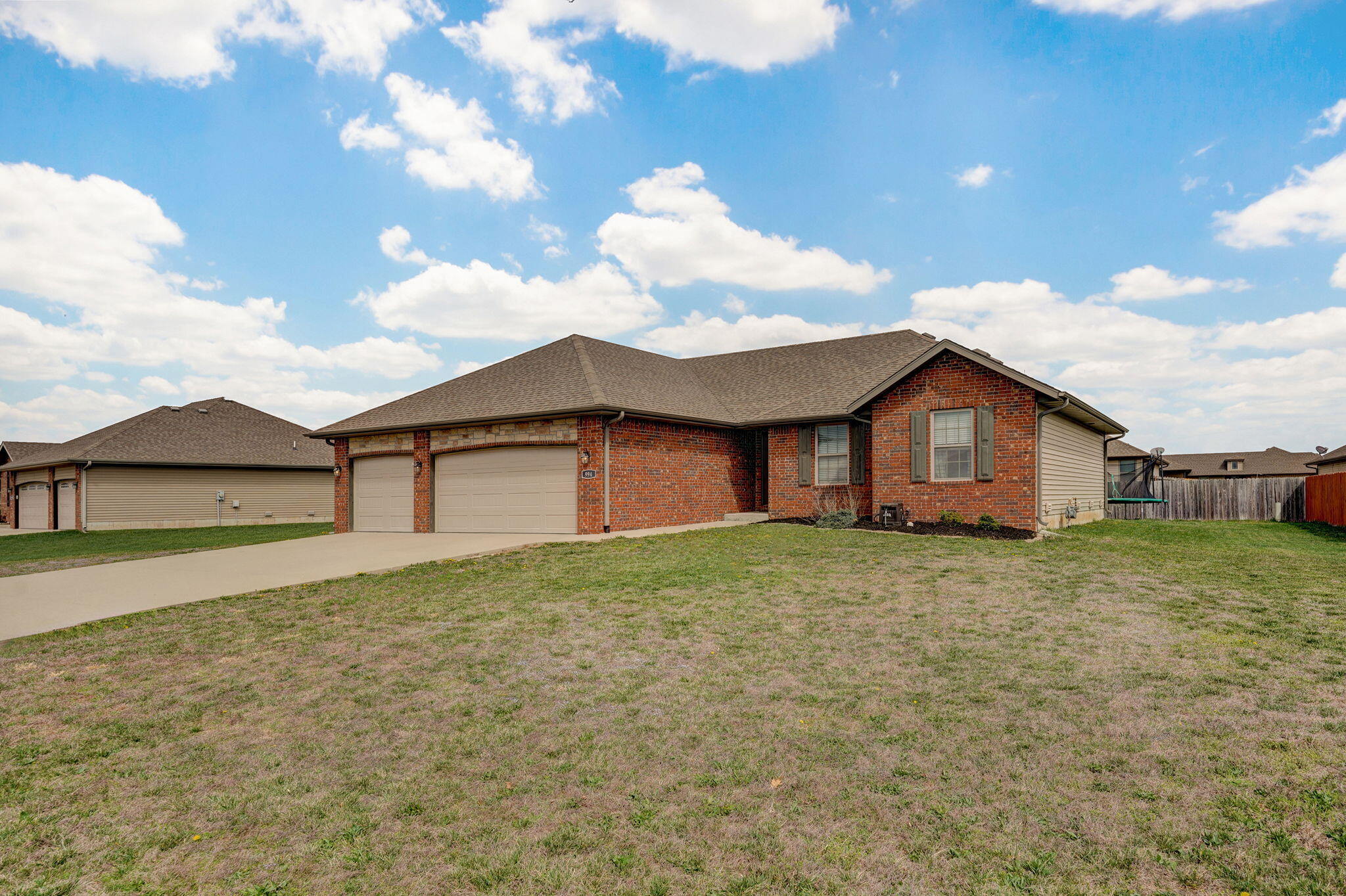 994 Congress Drive Property Photo 3