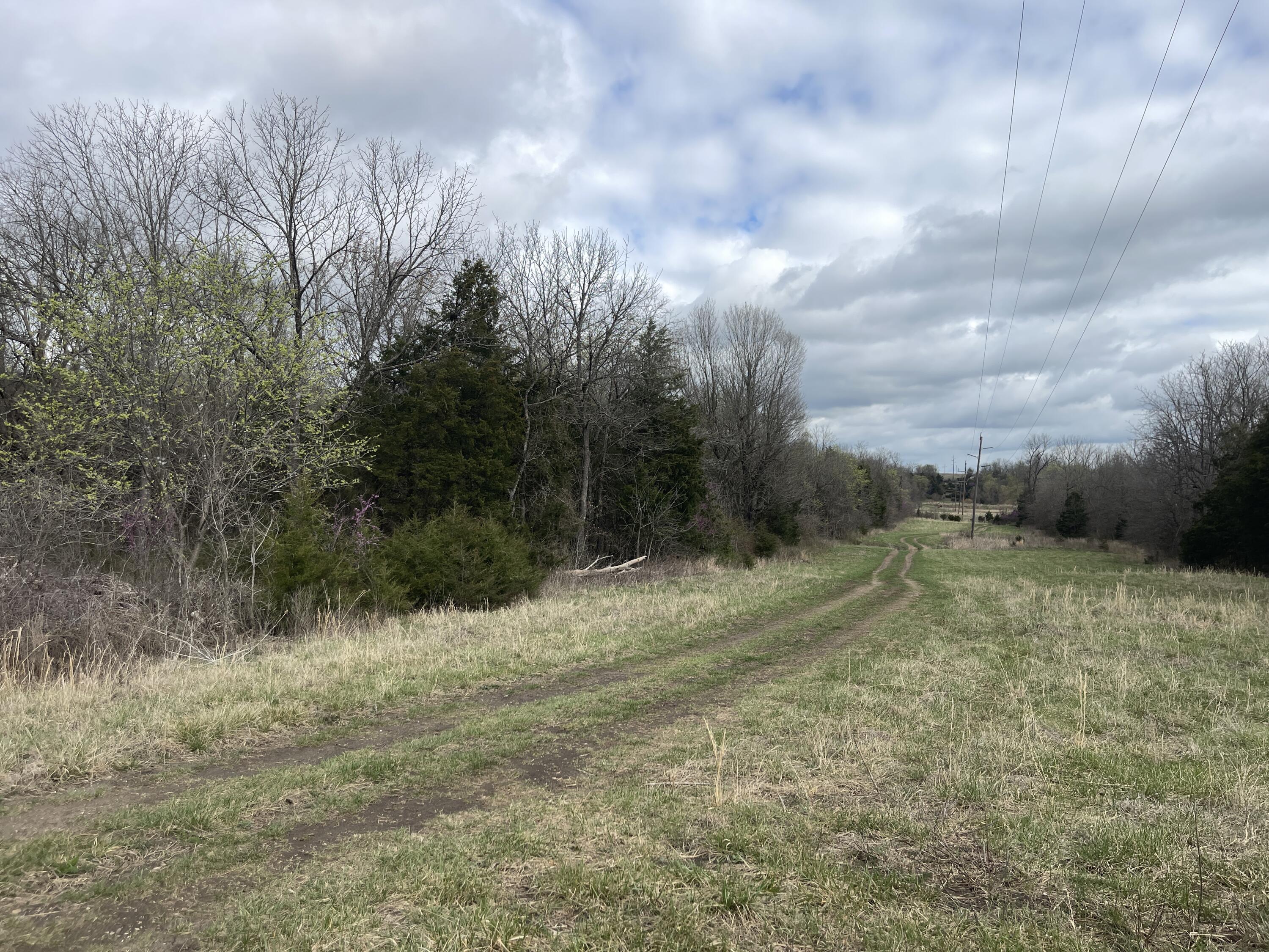 000 East 490th Road Property Photo 2