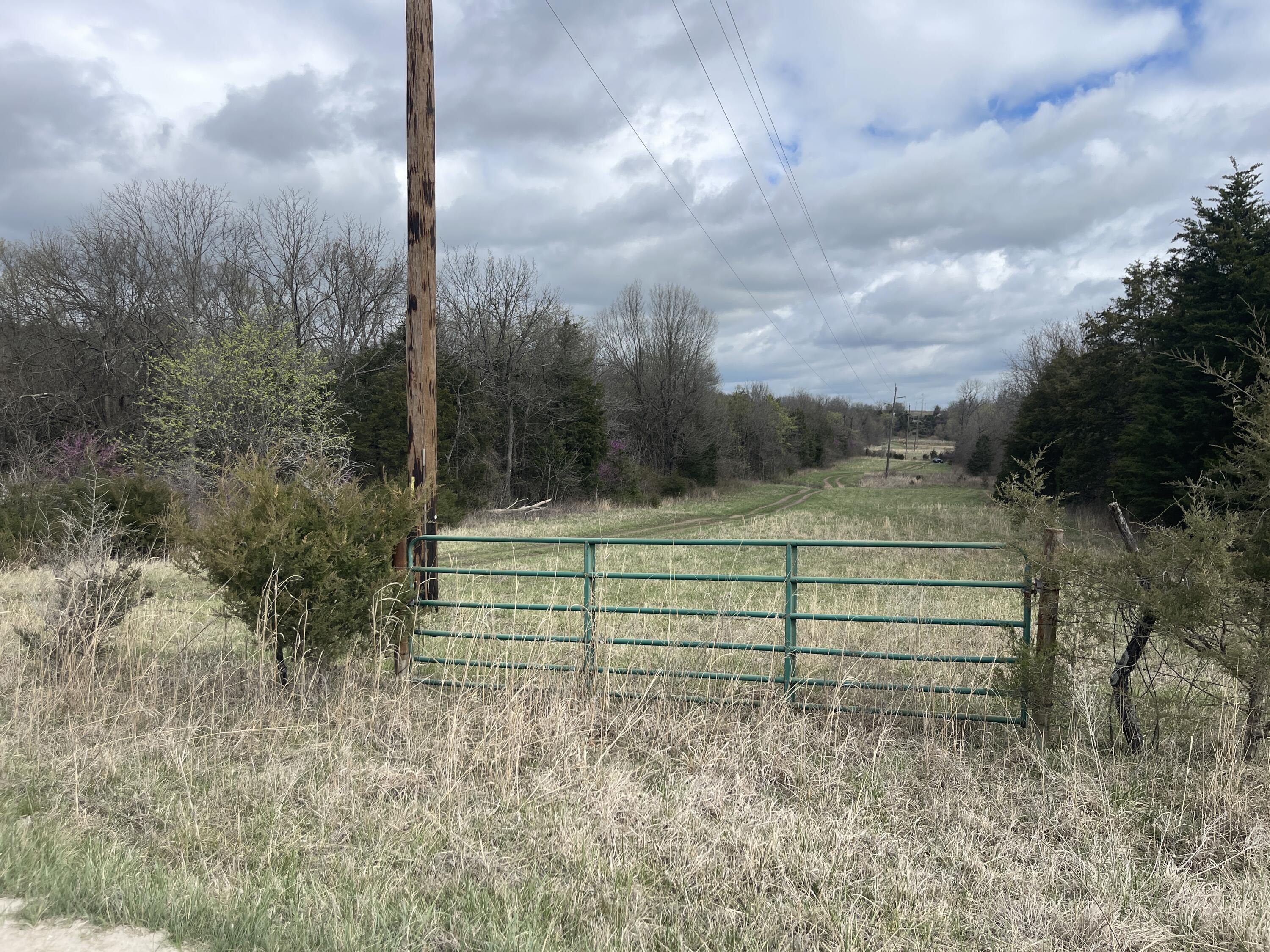 000 East 490th Road Property Photo 3