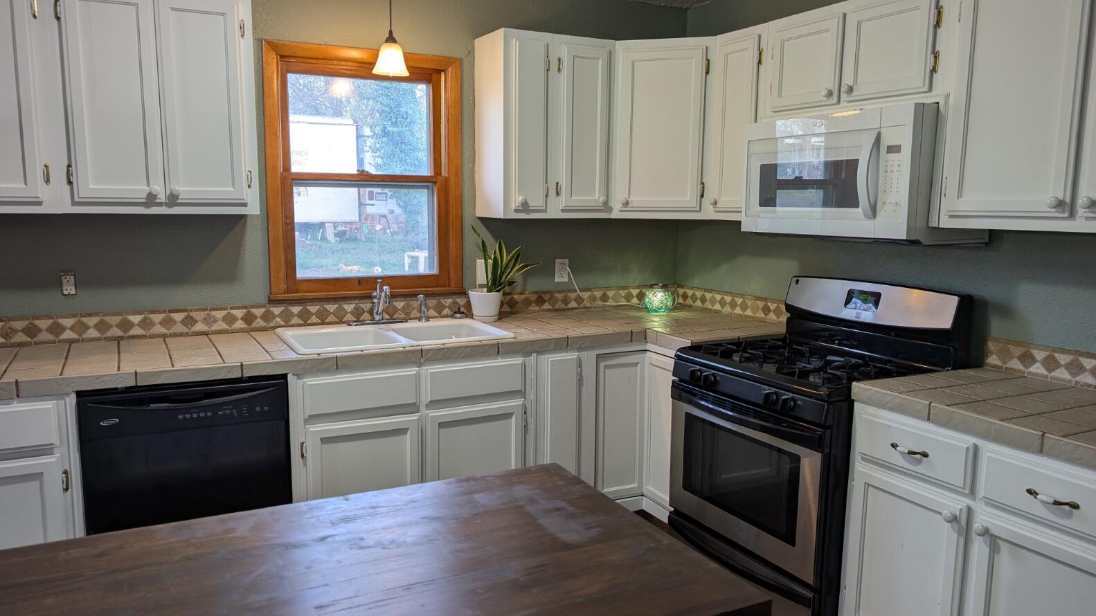 529 West Myrtle Property Photo 7