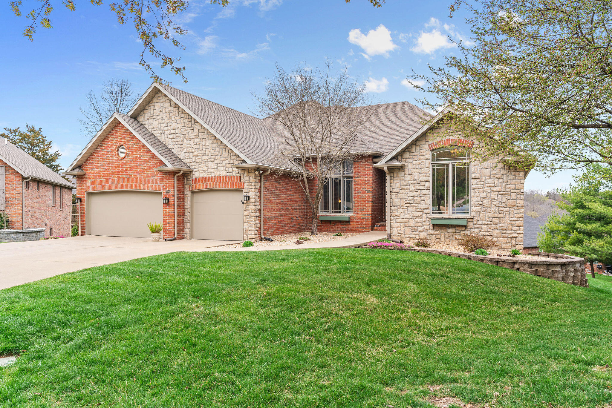 1101 Woodhill Court Property Photo 3