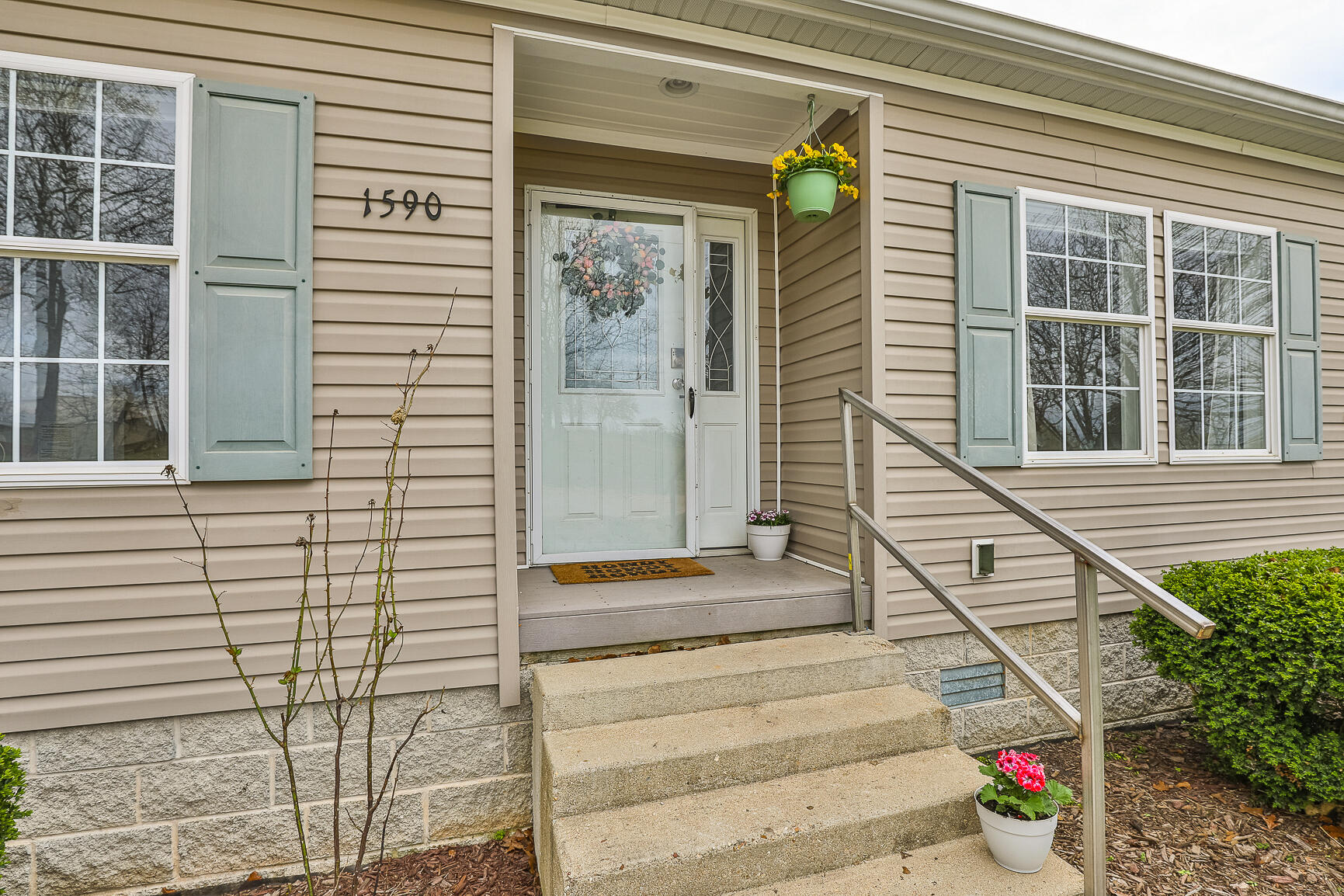 1590 Fisk Road Property Photo 1