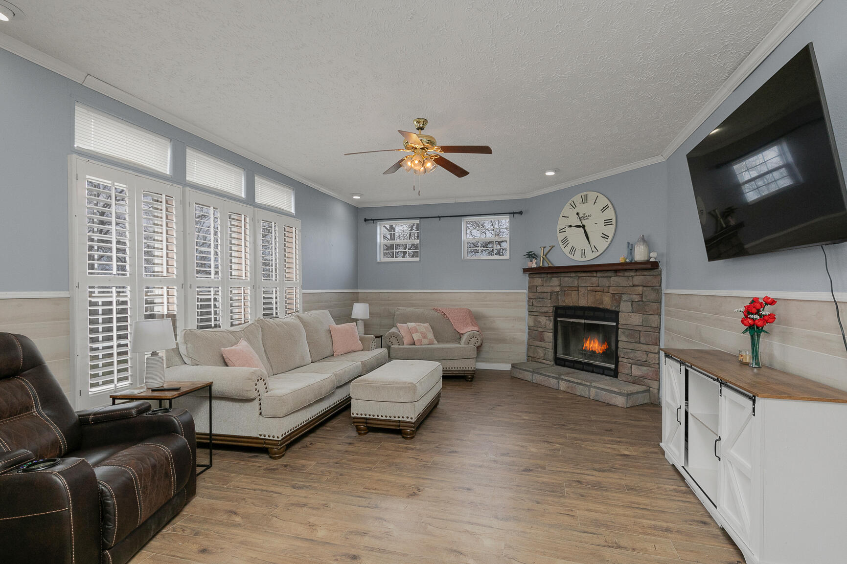 1590 Fisk Road Property Photo 14