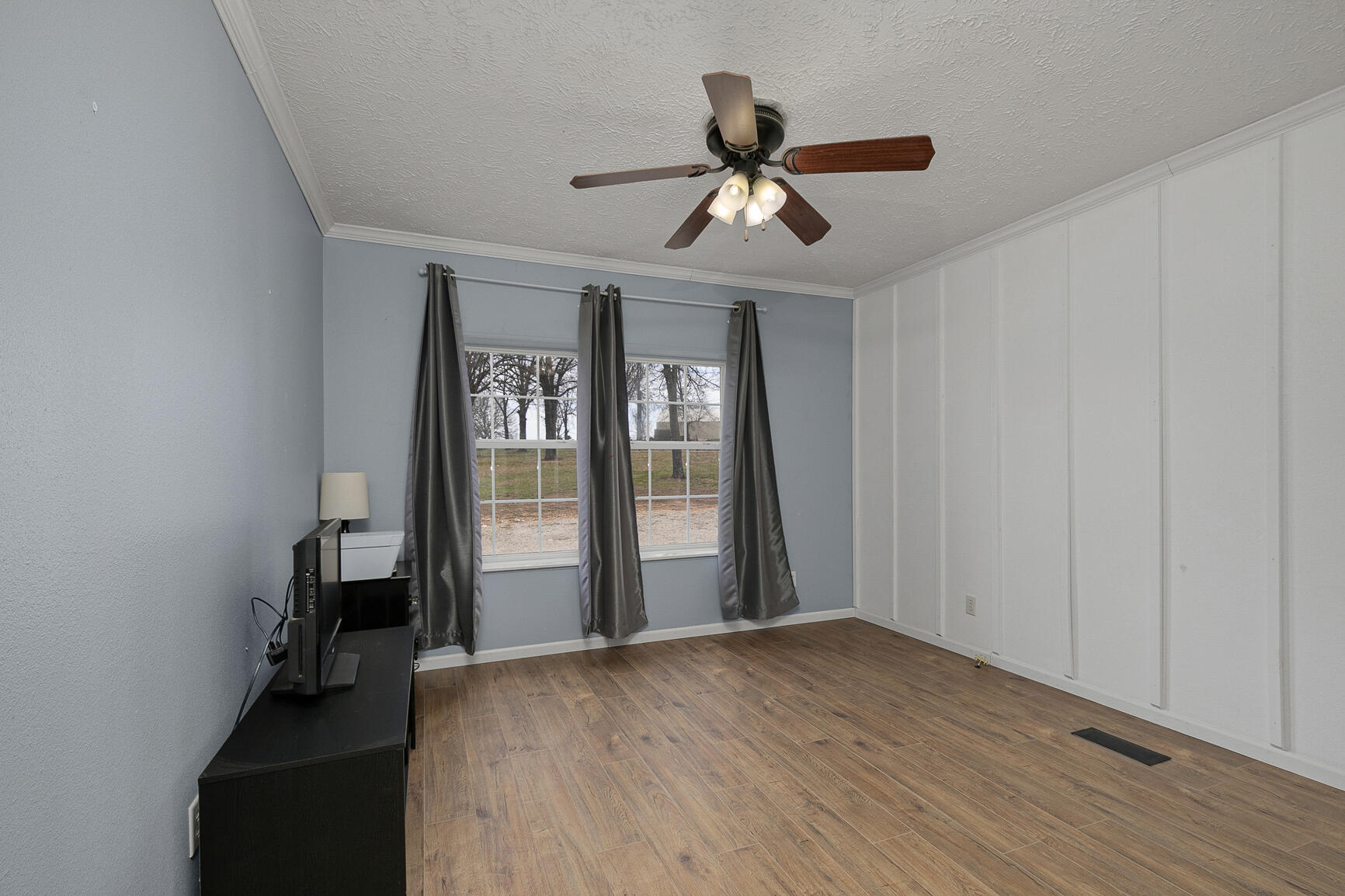 1590 Fisk Road Property Photo 24