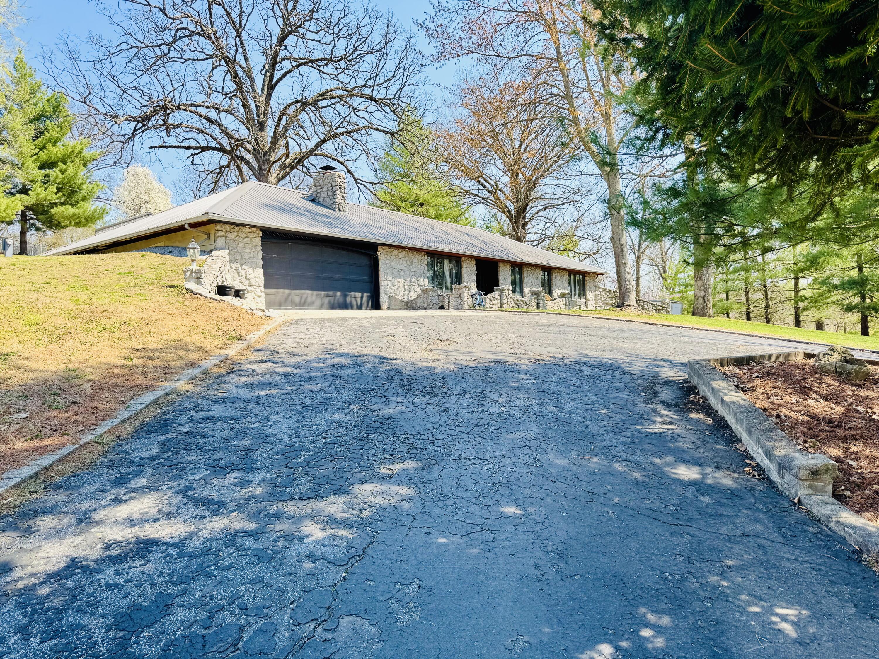 105 Oak Leaf Terrace Property Photo 8