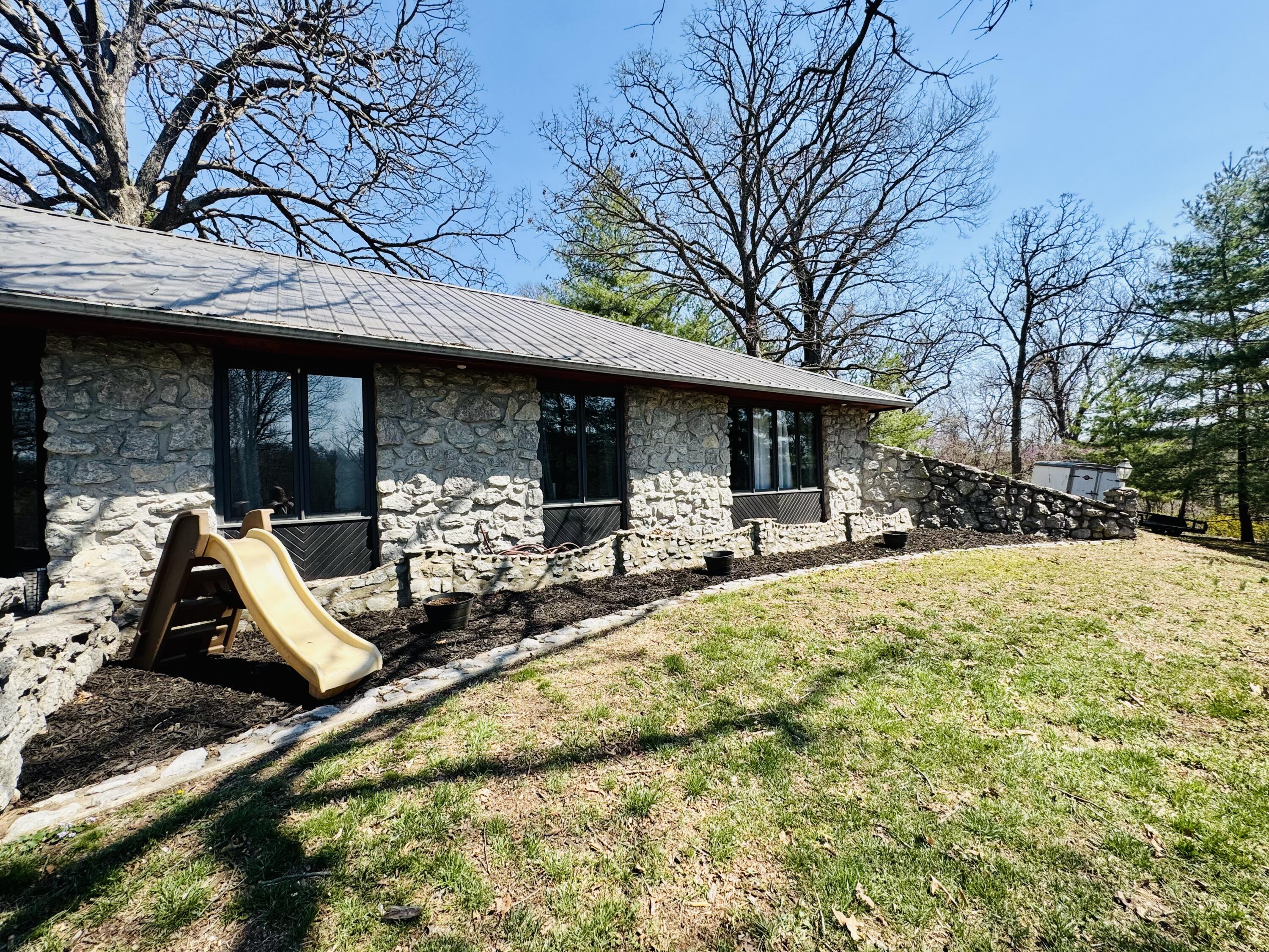 105 Oak Leaf Terrace Property Photo 17