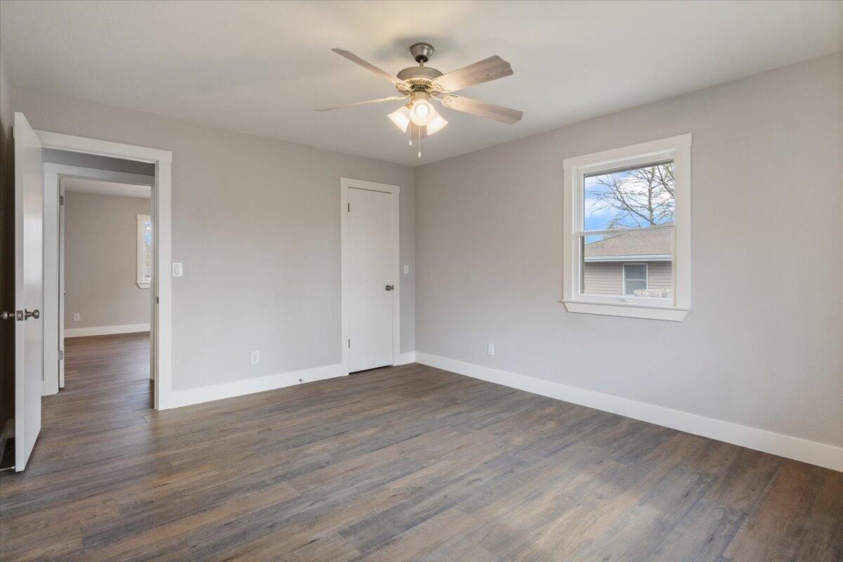 824 South Locust Street Property Photo 15