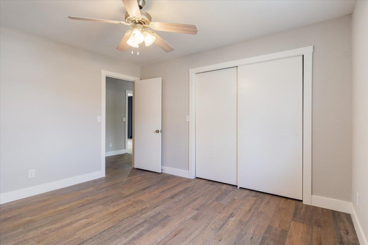 824 South Locust Street Property Photo 19