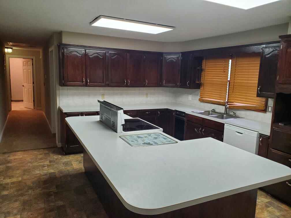 105 Walker Court Property Photo 3