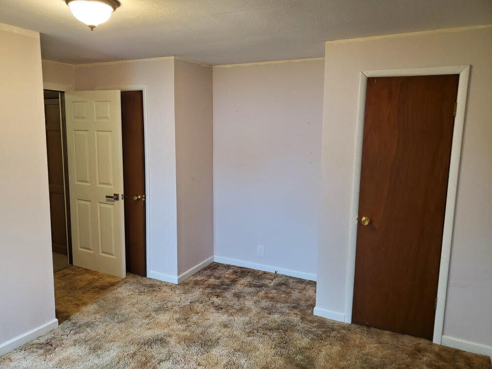 105 Walker Court Property Photo 5